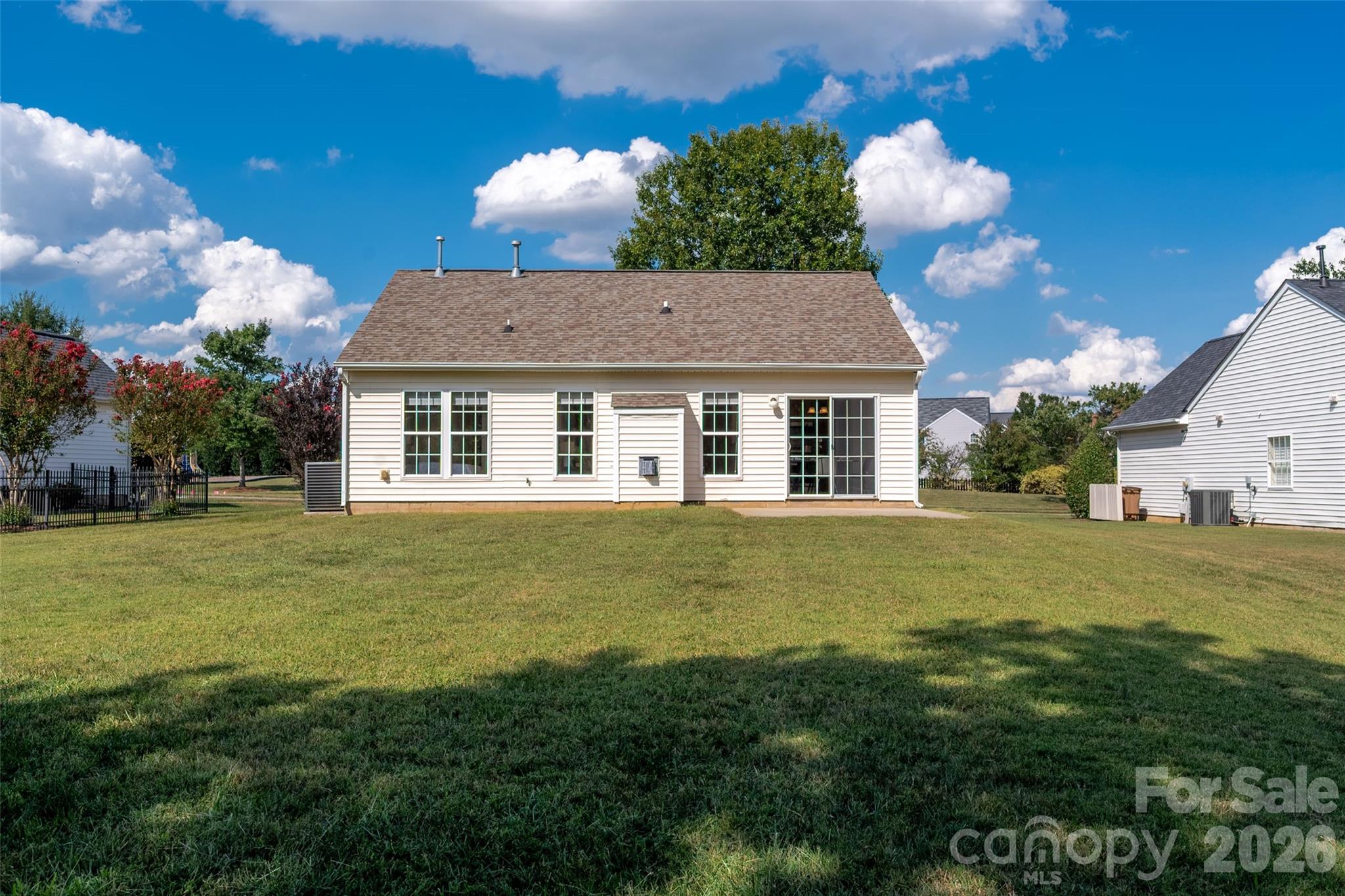 1011 Holly Villa Circle Property Photo 27