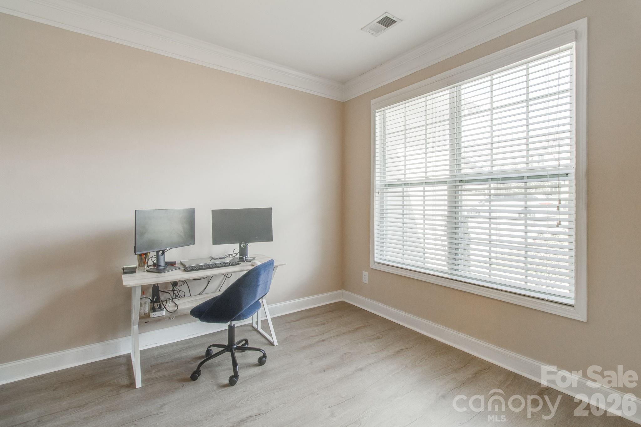 613 Scarlet Baby Drive Property Photo 3
