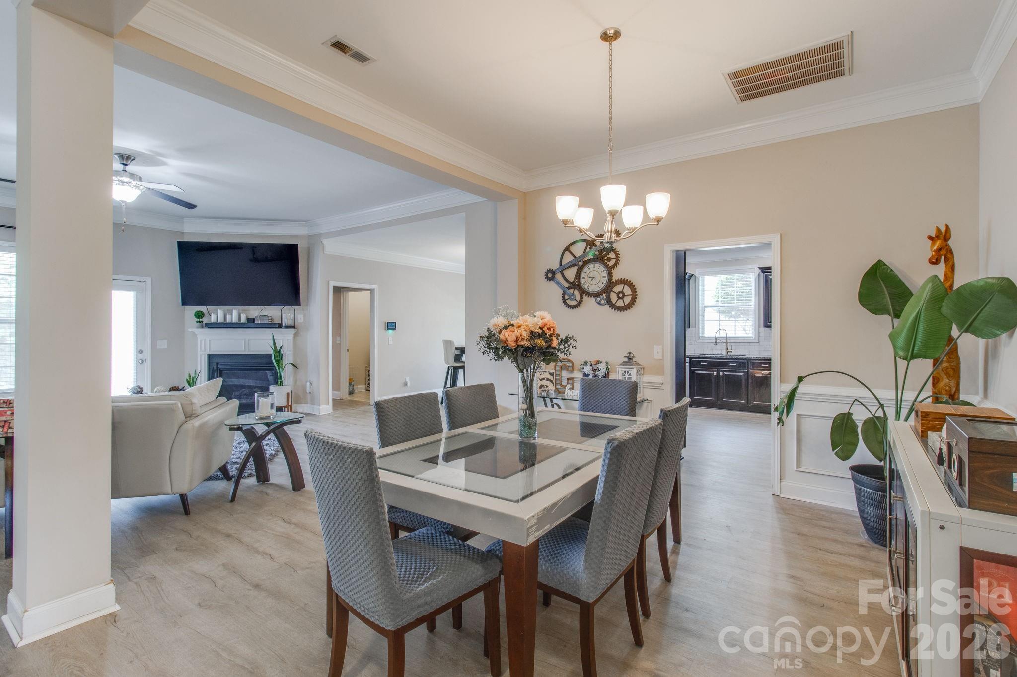 613 Scarlet Baby Drive Property Photo 4