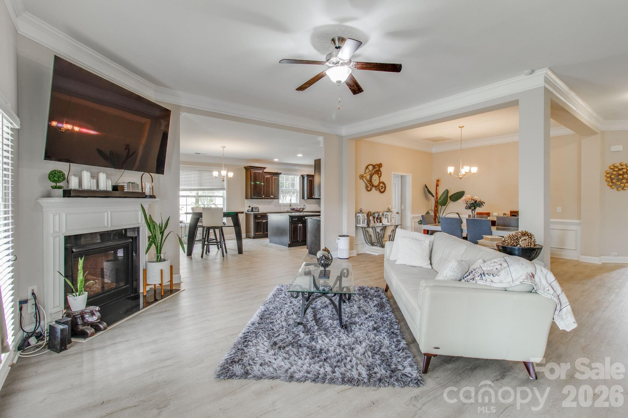 613 Scarlet Baby Drive Property Photo 6