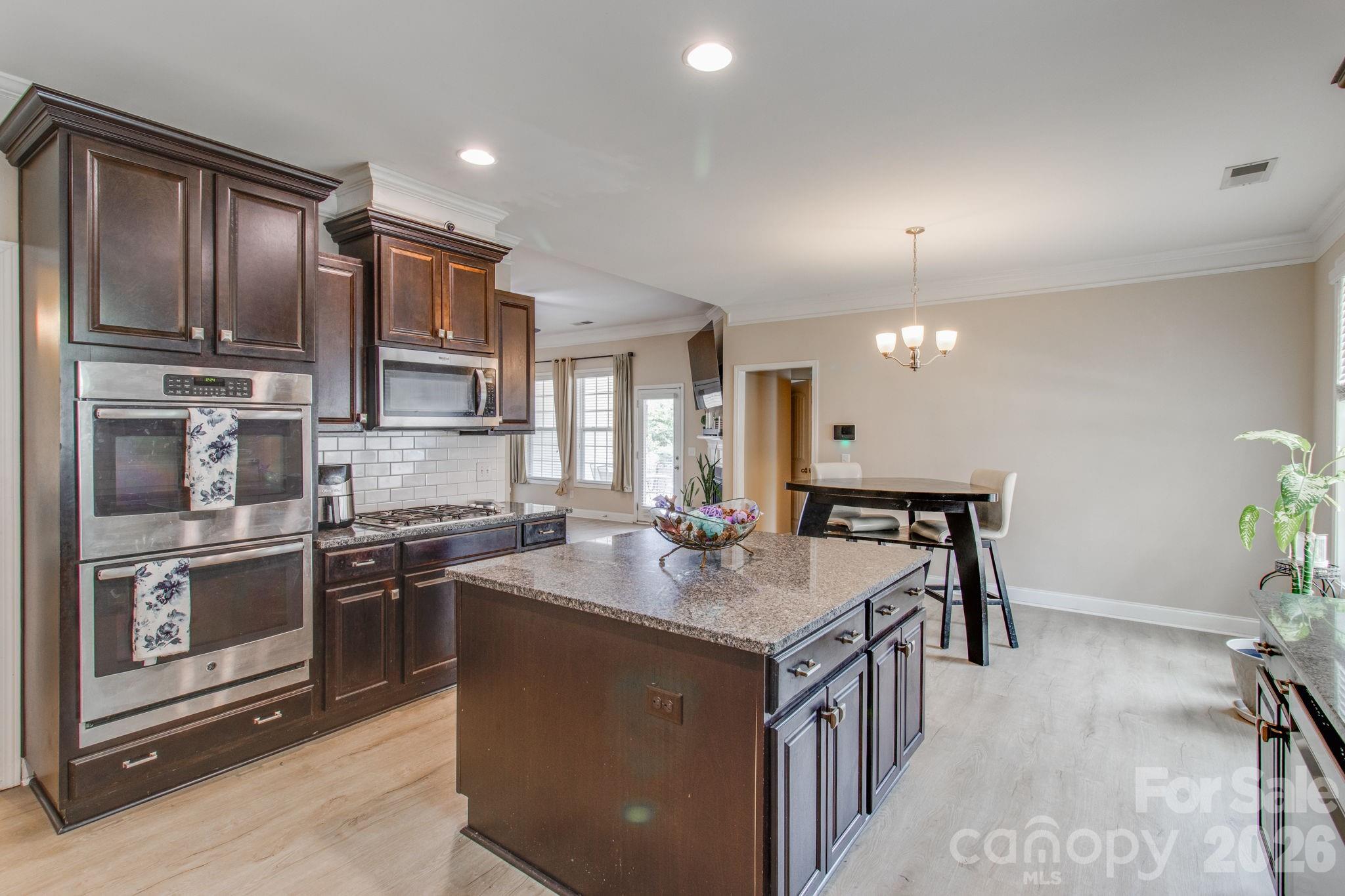 613 Scarlet Baby Drive Property Photo 8