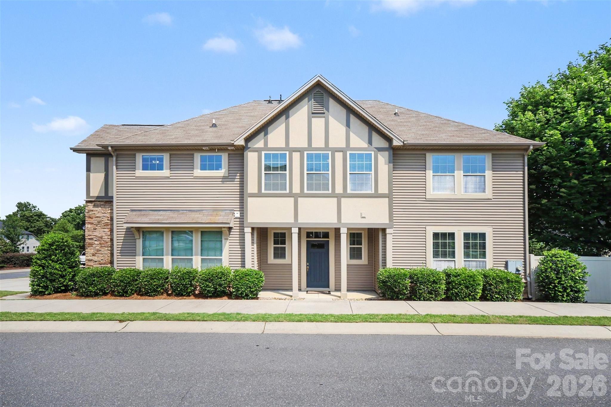 824 Ayrshire Avenue Property Photo 3