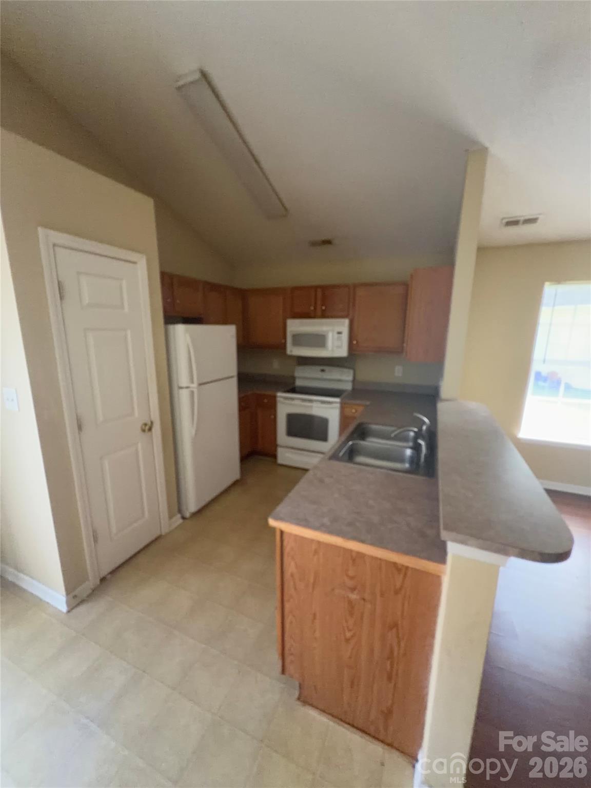 2412 Smugglers Court L54 M36-1 Property Photo 17