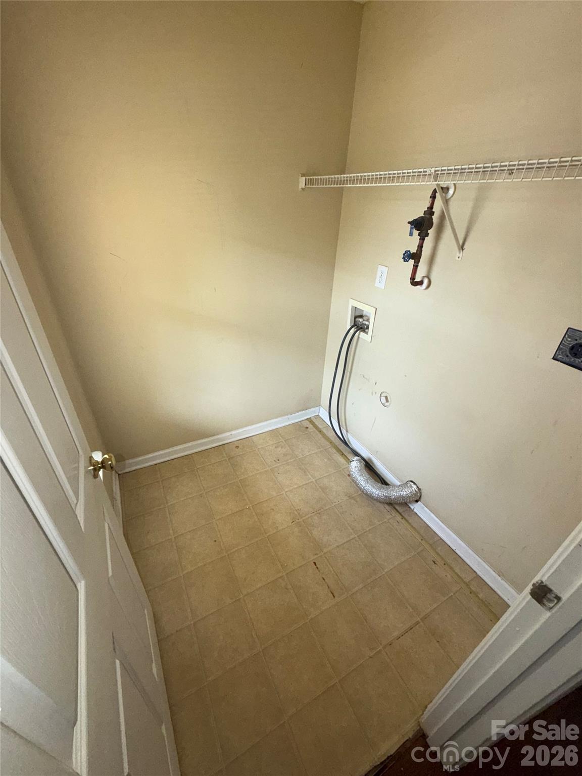 2412 Smugglers Court L54 M36-1 Property Photo 18