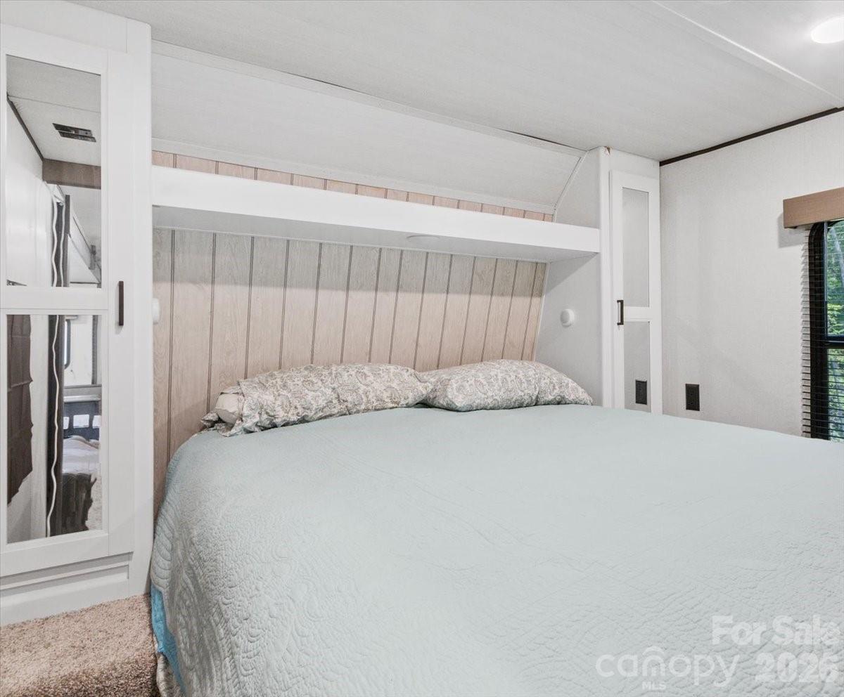 997 Hoot Owl Road Property Photo 8