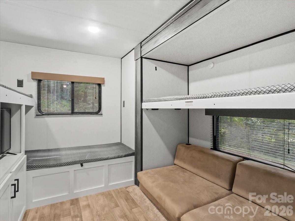 997 Hoot Owl Road Property Photo 11