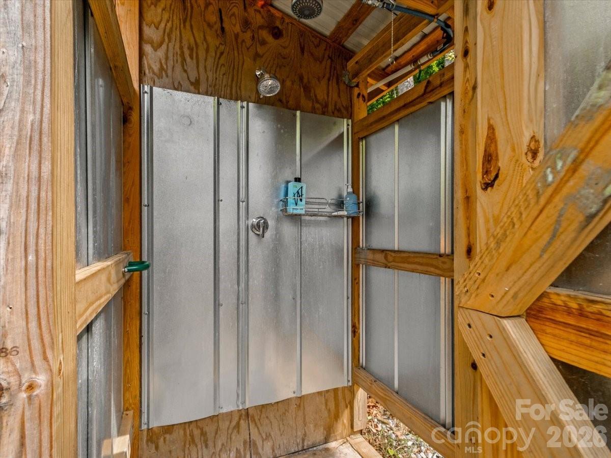 997 Hoot Owl Road Property Photo 17