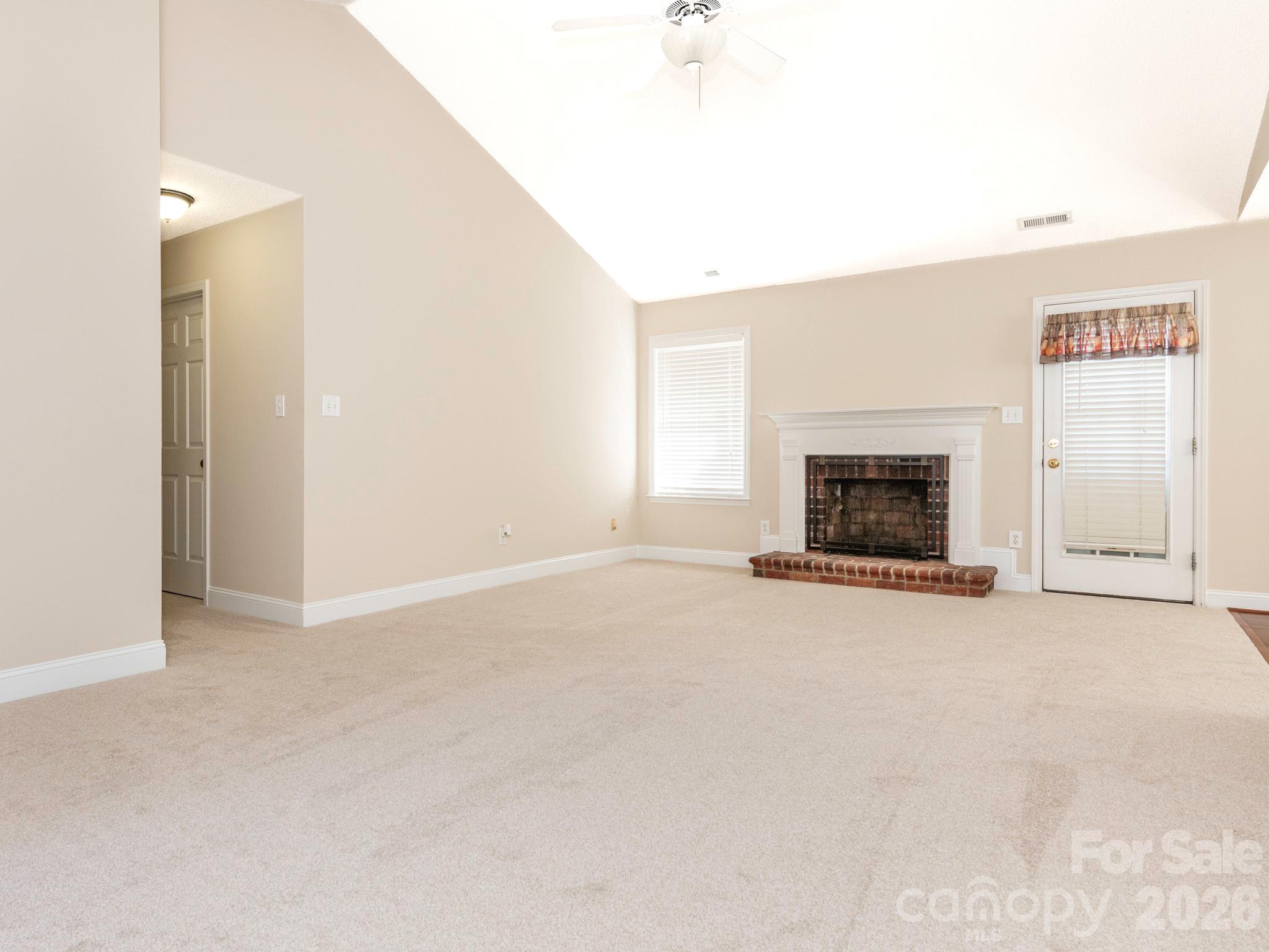 8415 Quail Hollow Drive Property Photo 3