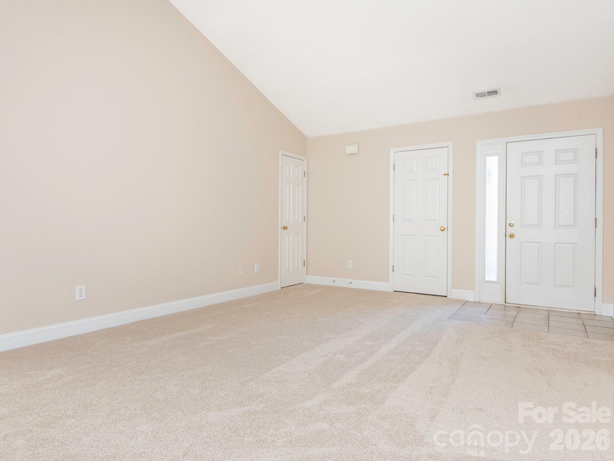 8415 Quail Hollow Drive Property Photo 7