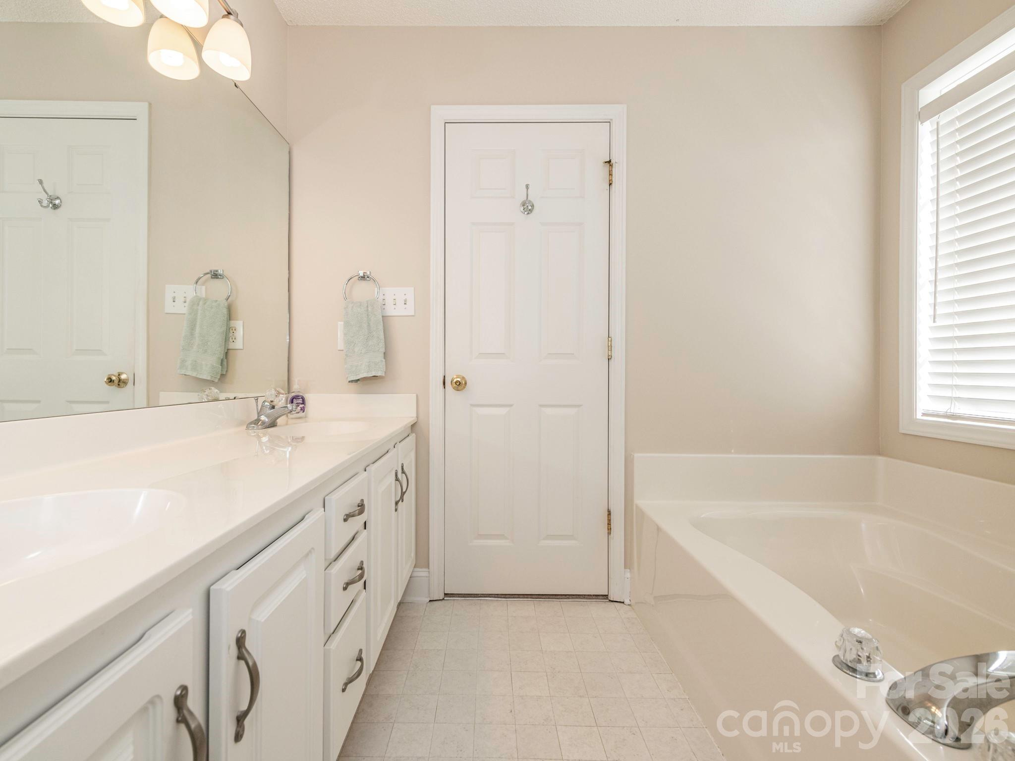 8415 Quail Hollow Drive Property Photo 21