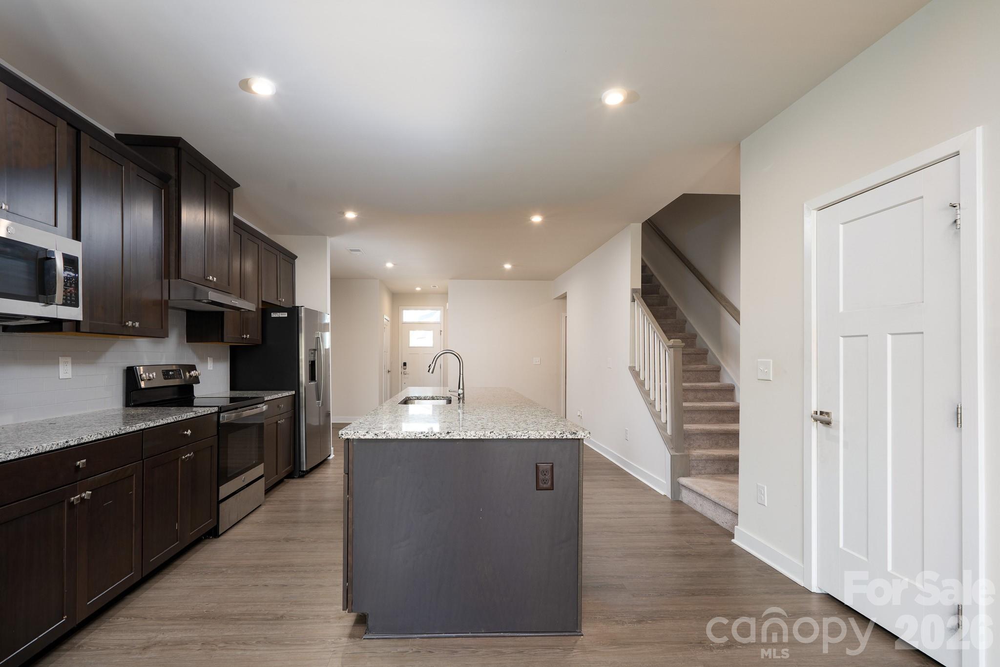 712 Hazel Way Property Photo 3