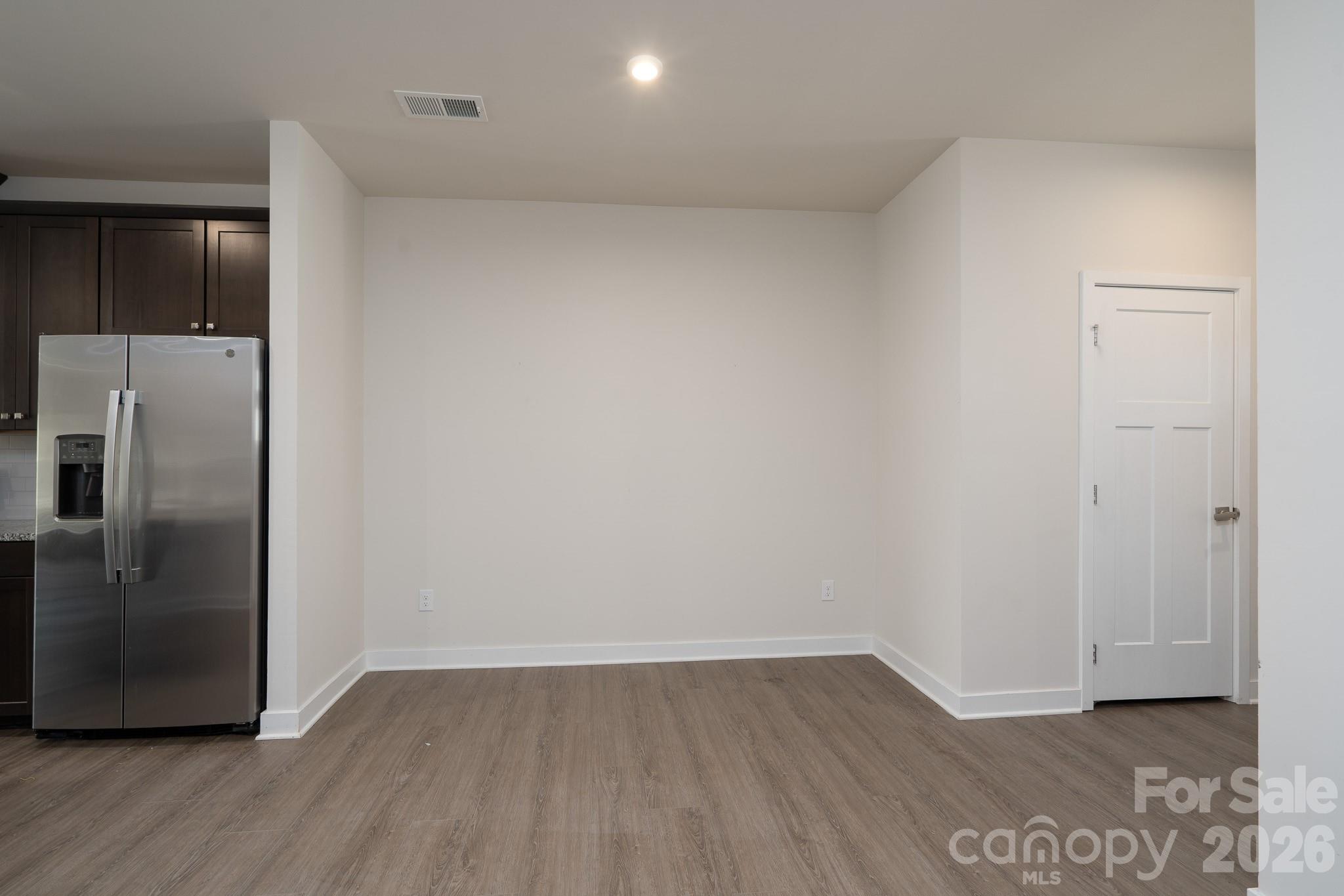 712 Hazel Way Property Photo 5