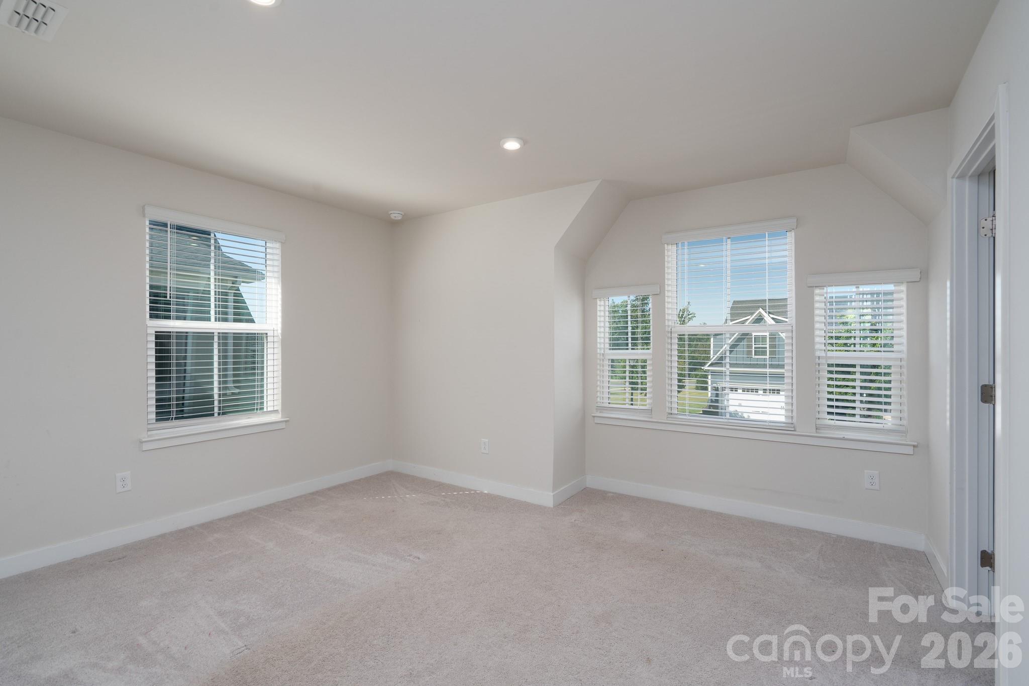 712 Hazel Way Property Photo 10