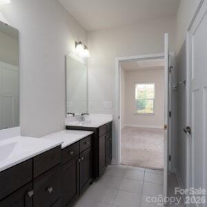 712 Hazel Way Property Photo 11