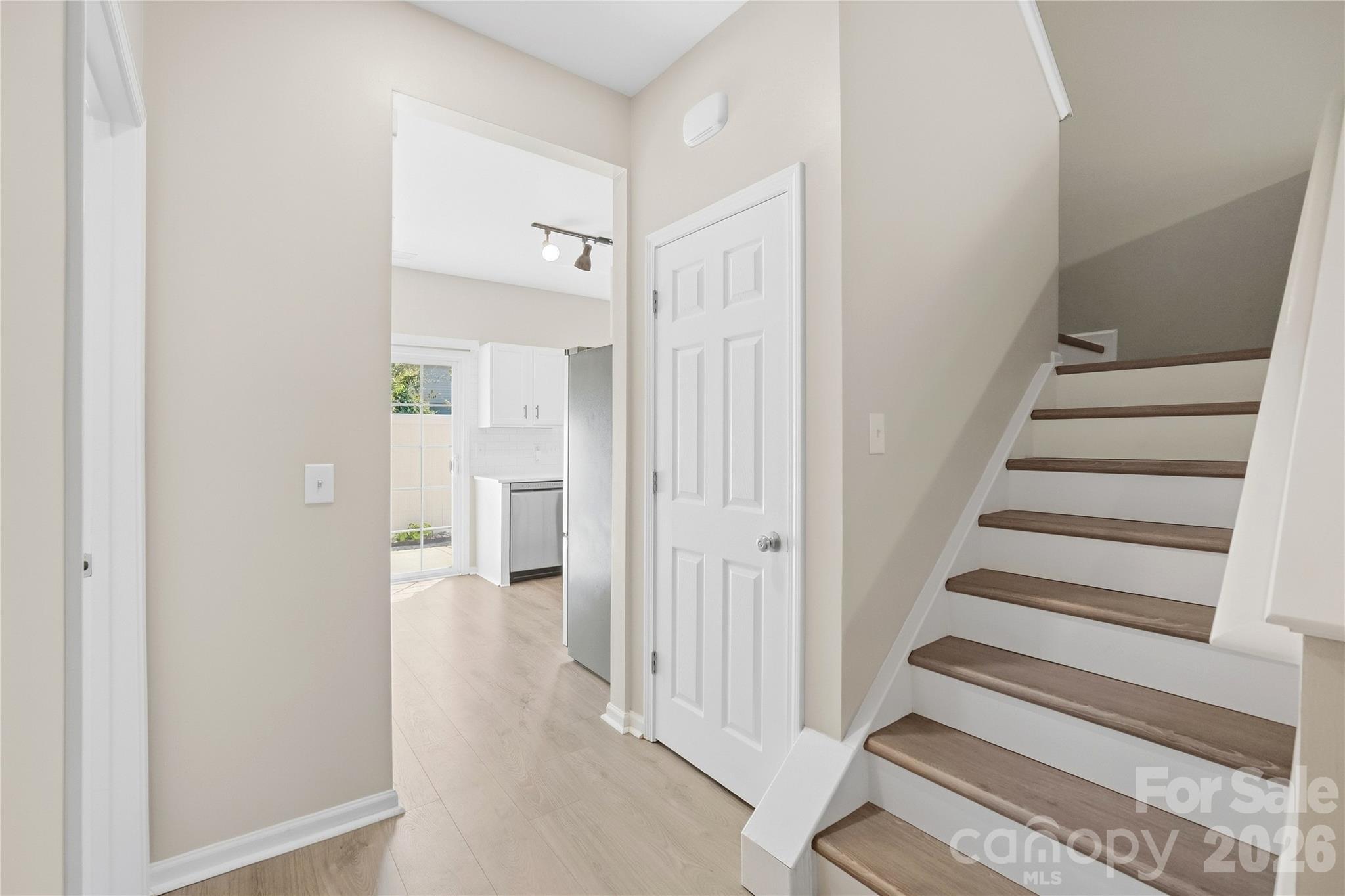 2718 Mill Valley Court Property Photo 17