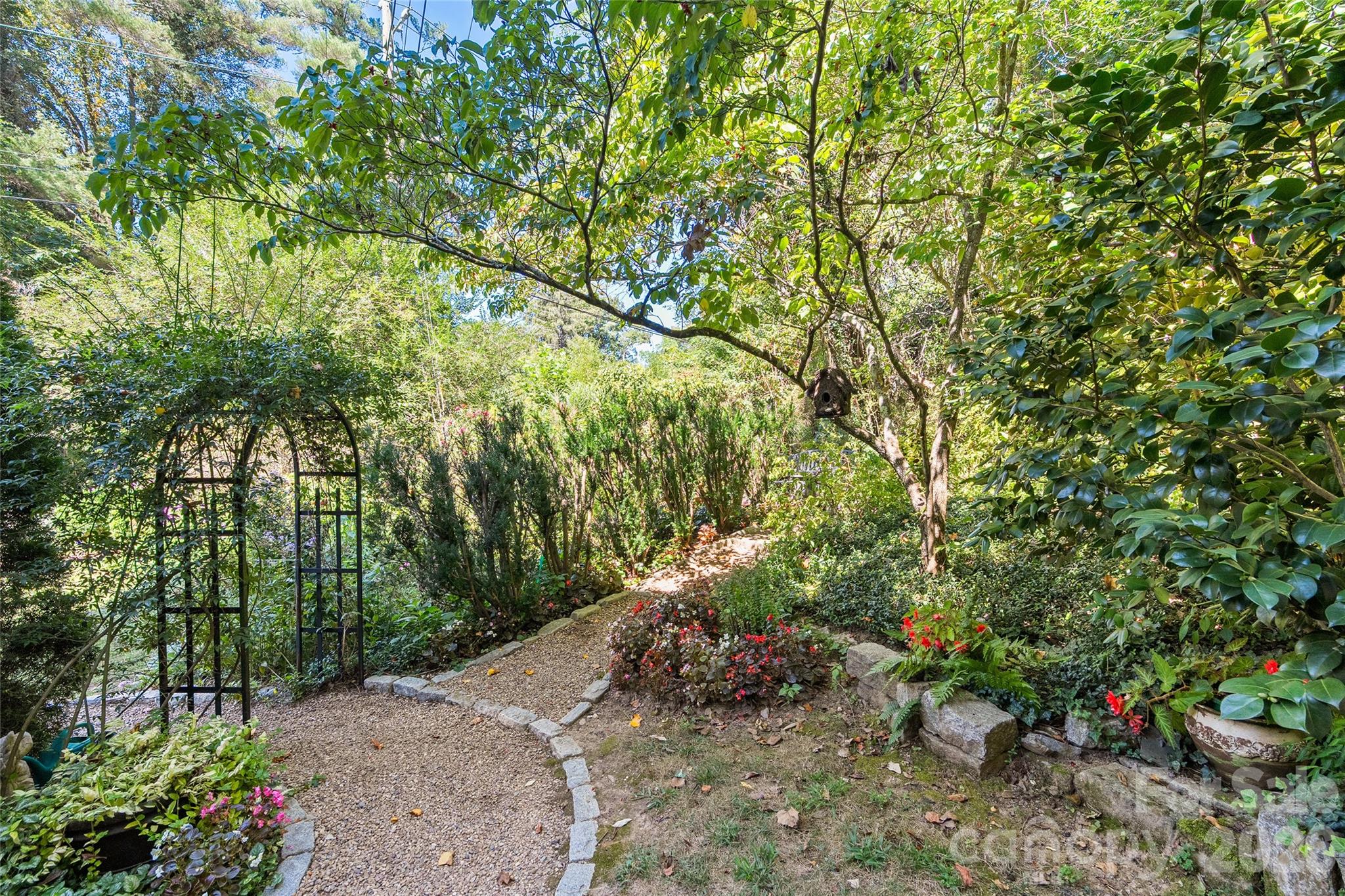 185 Macon Avenue A2 Property Photo 27