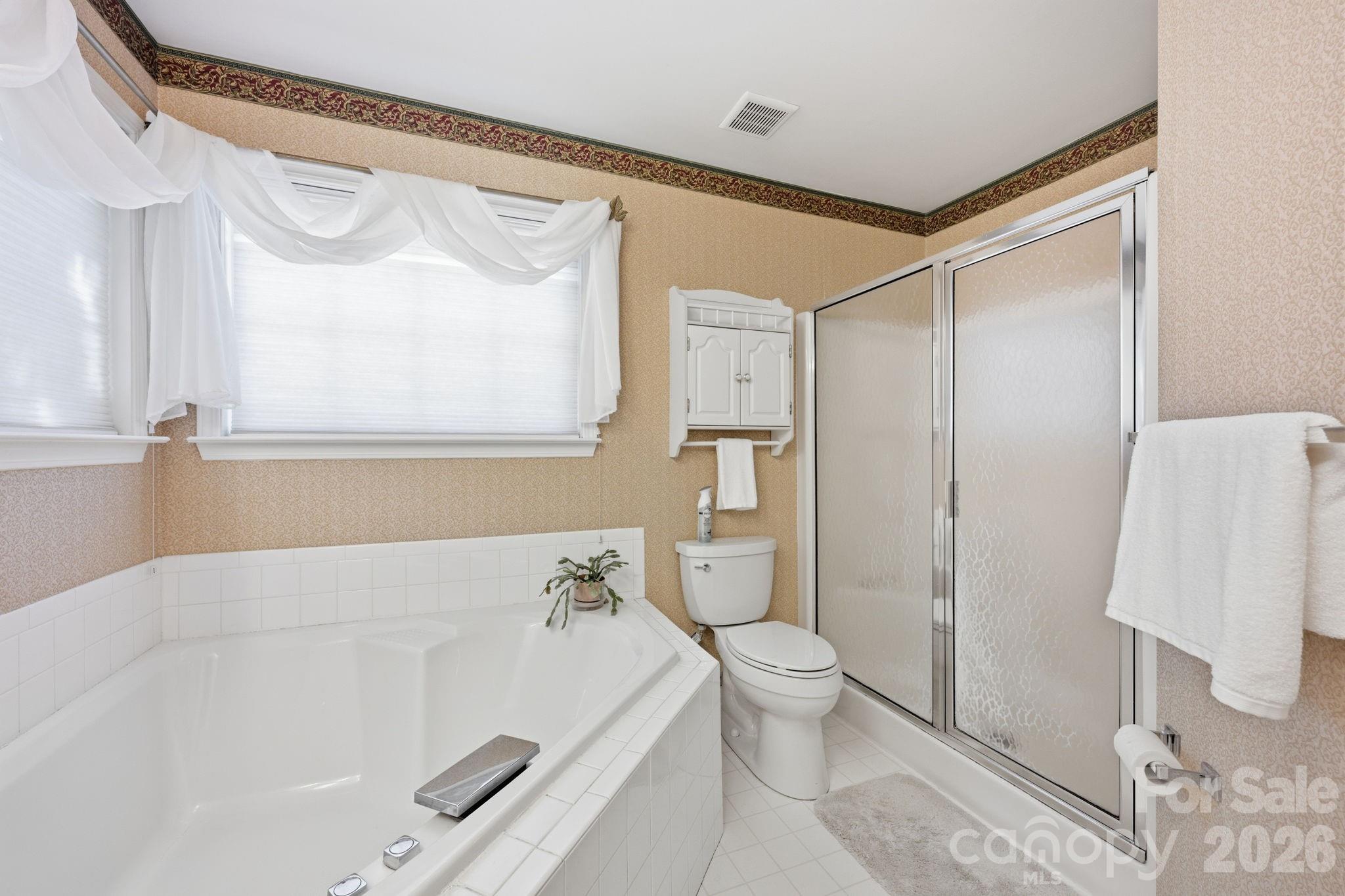 10018 Glencrest Drive Property Photo 15