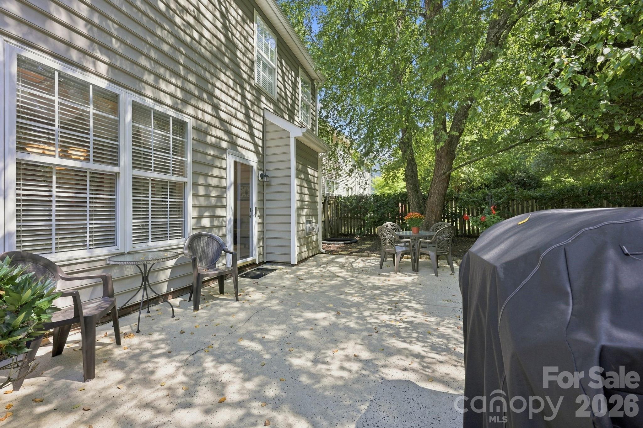 10018 Glencrest Drive Property Photo 25