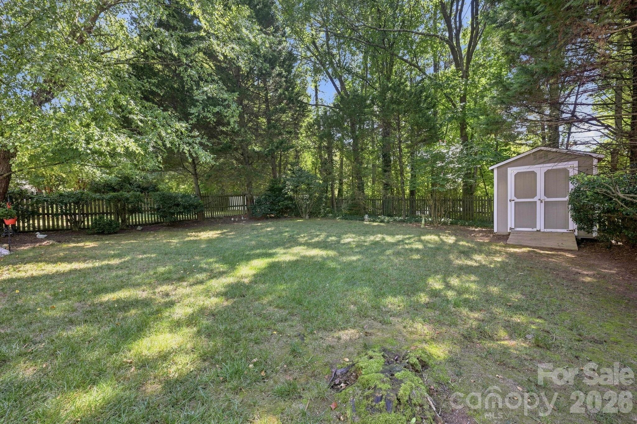 10018 Glencrest Drive Property Photo 26