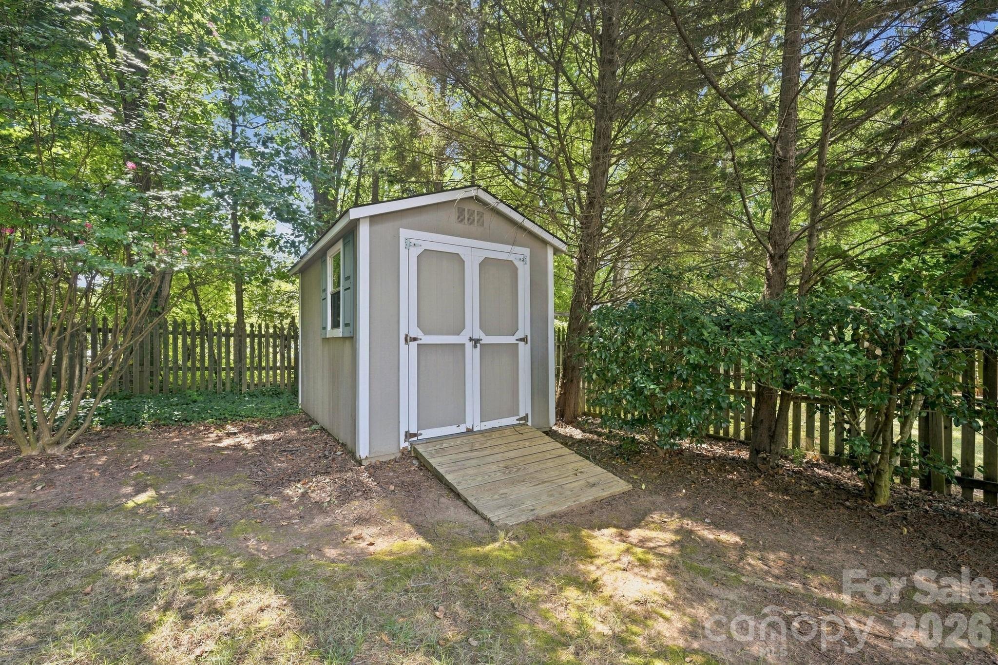10018 Glencrest Drive Property Photo 27