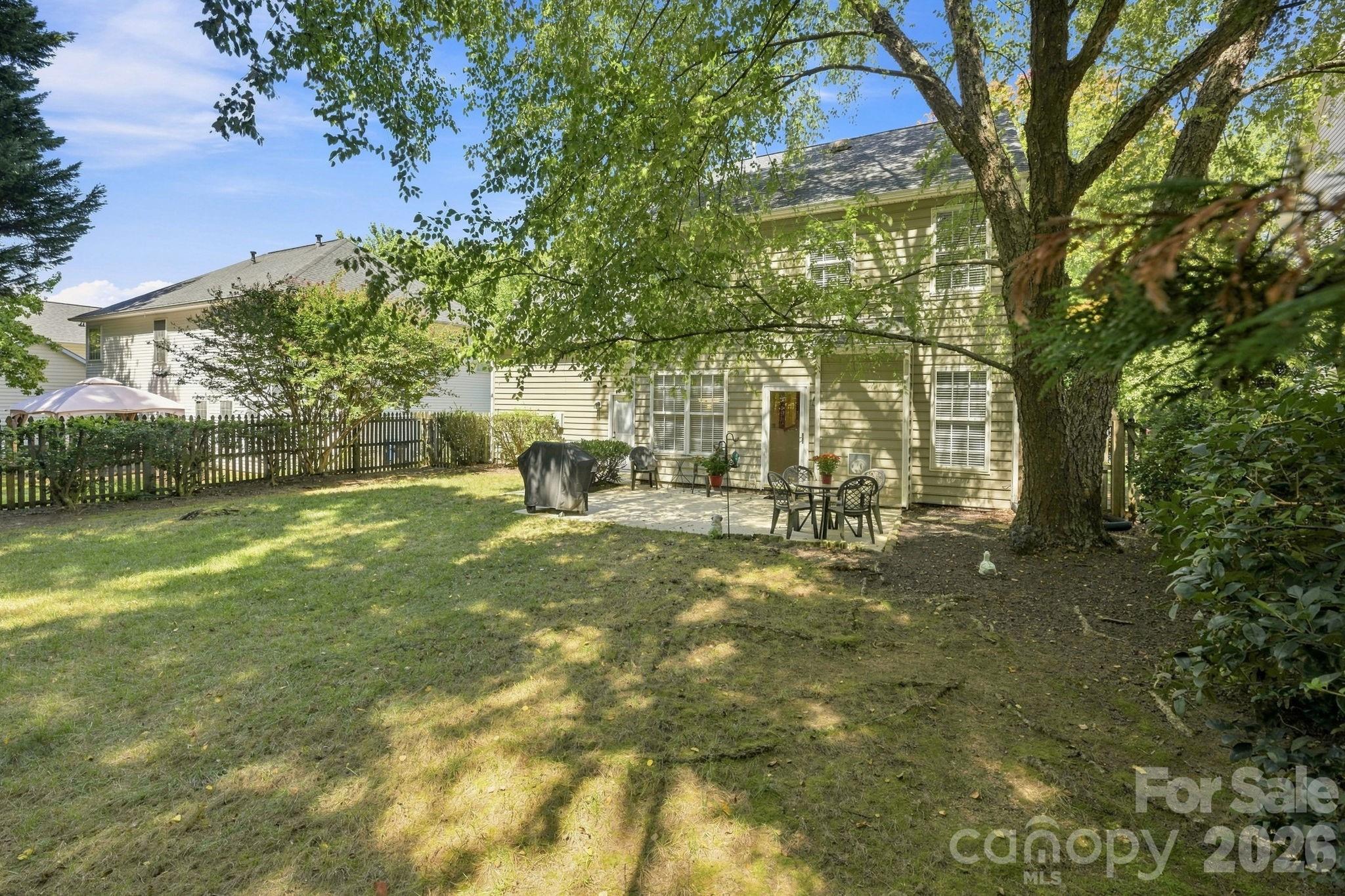 10018 Glencrest Drive Property Photo 29
