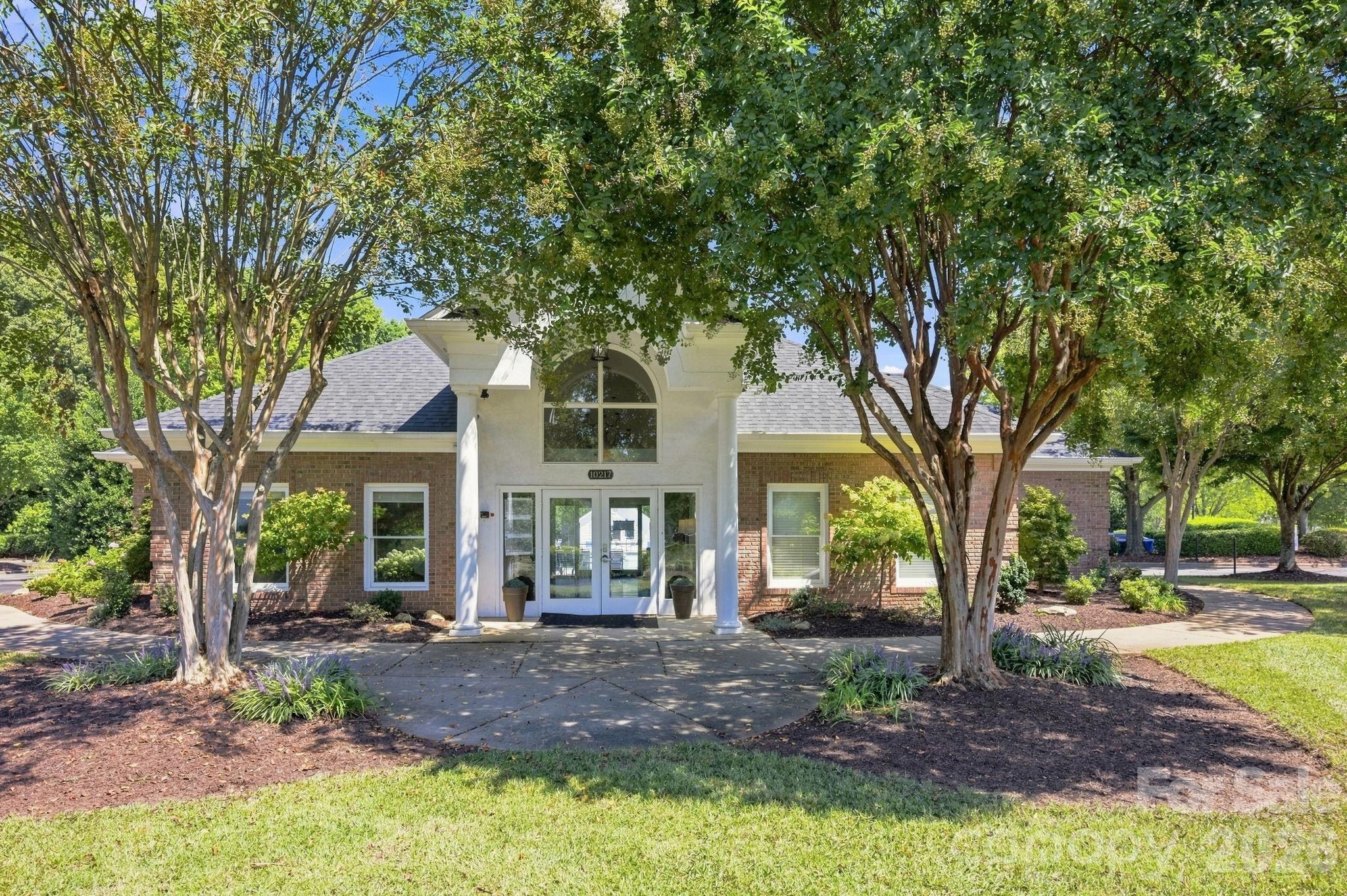 10018 Glencrest Drive Property Photo 34