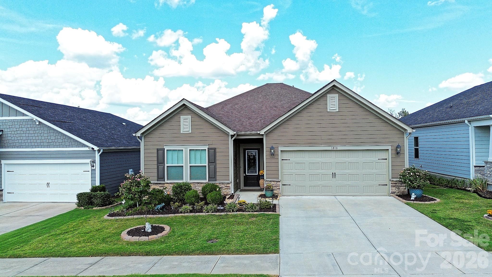 1818 Lotus Lane Property Photo 1