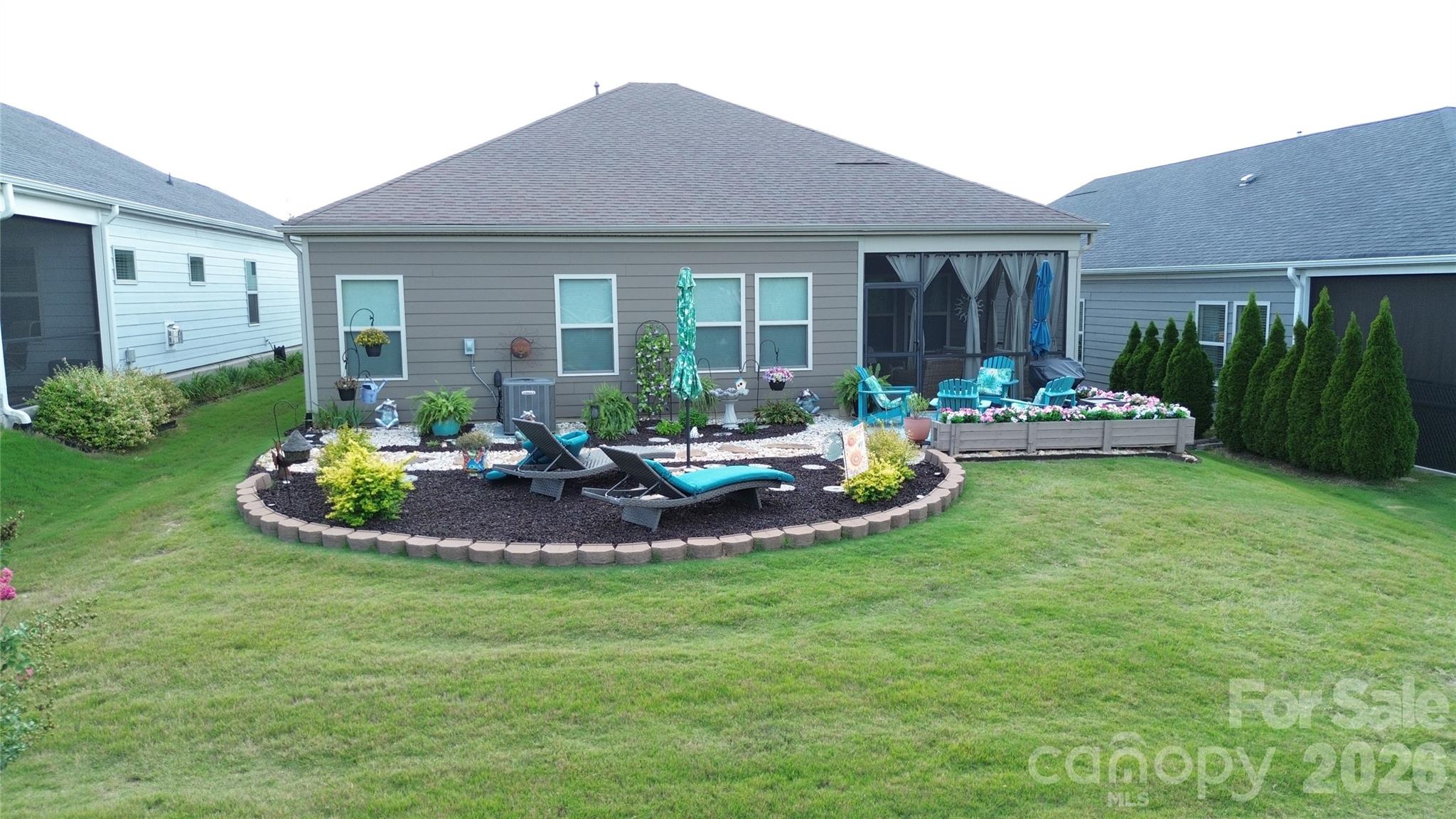 1818 Lotus Lane Property Photo 2