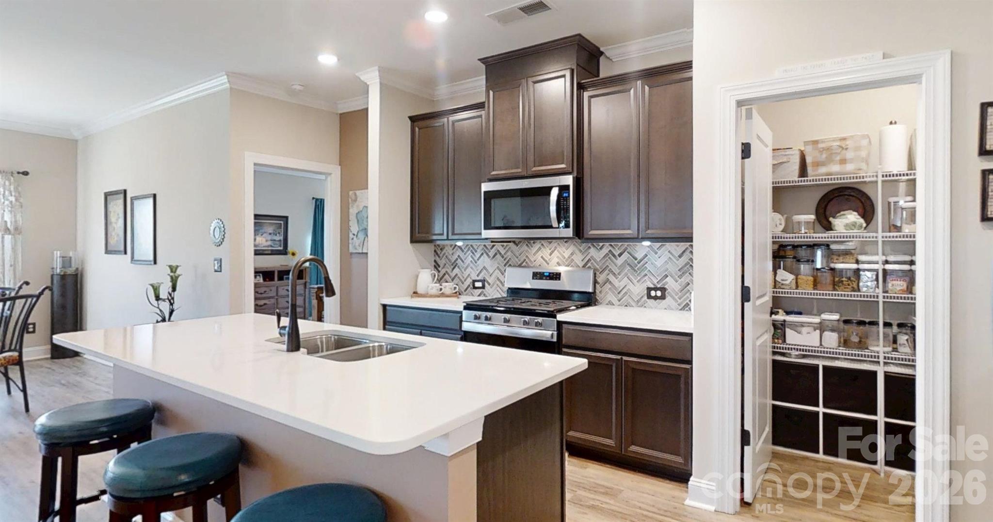 1818 Lotus Lane Property Photo 4