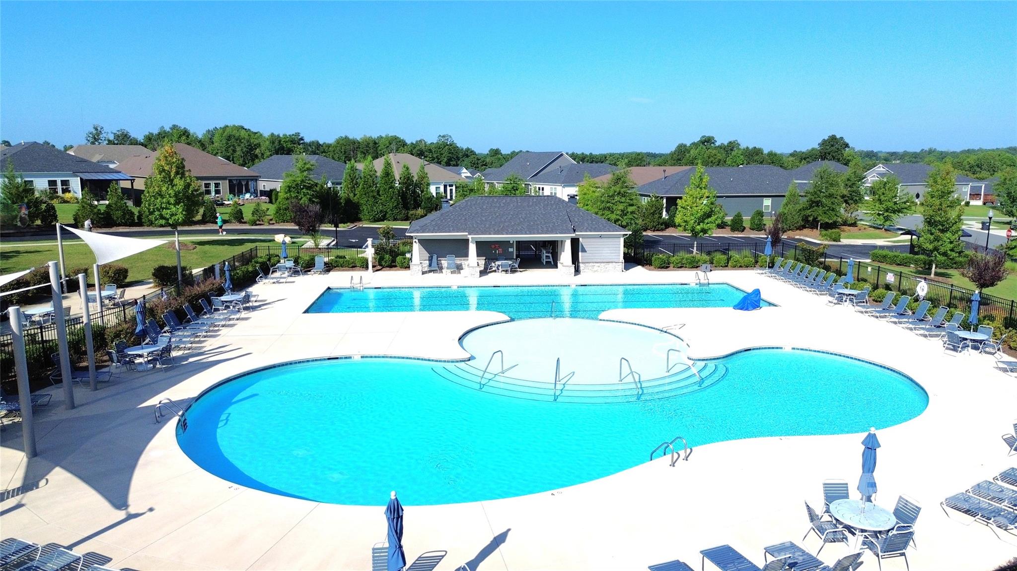 1818 Lotus Lane Property Photo 7