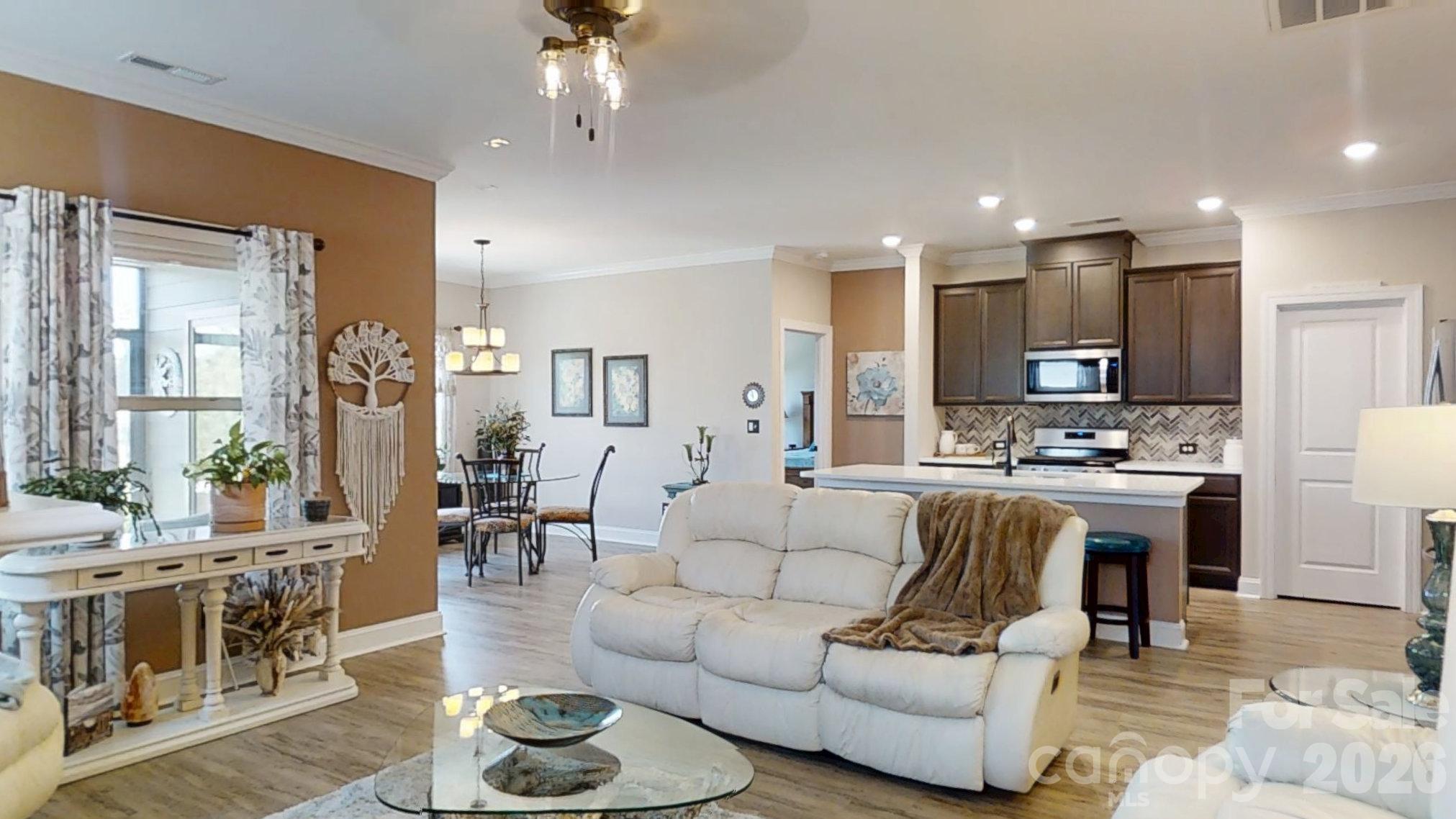 1818 Lotus Lane Property Photo 9