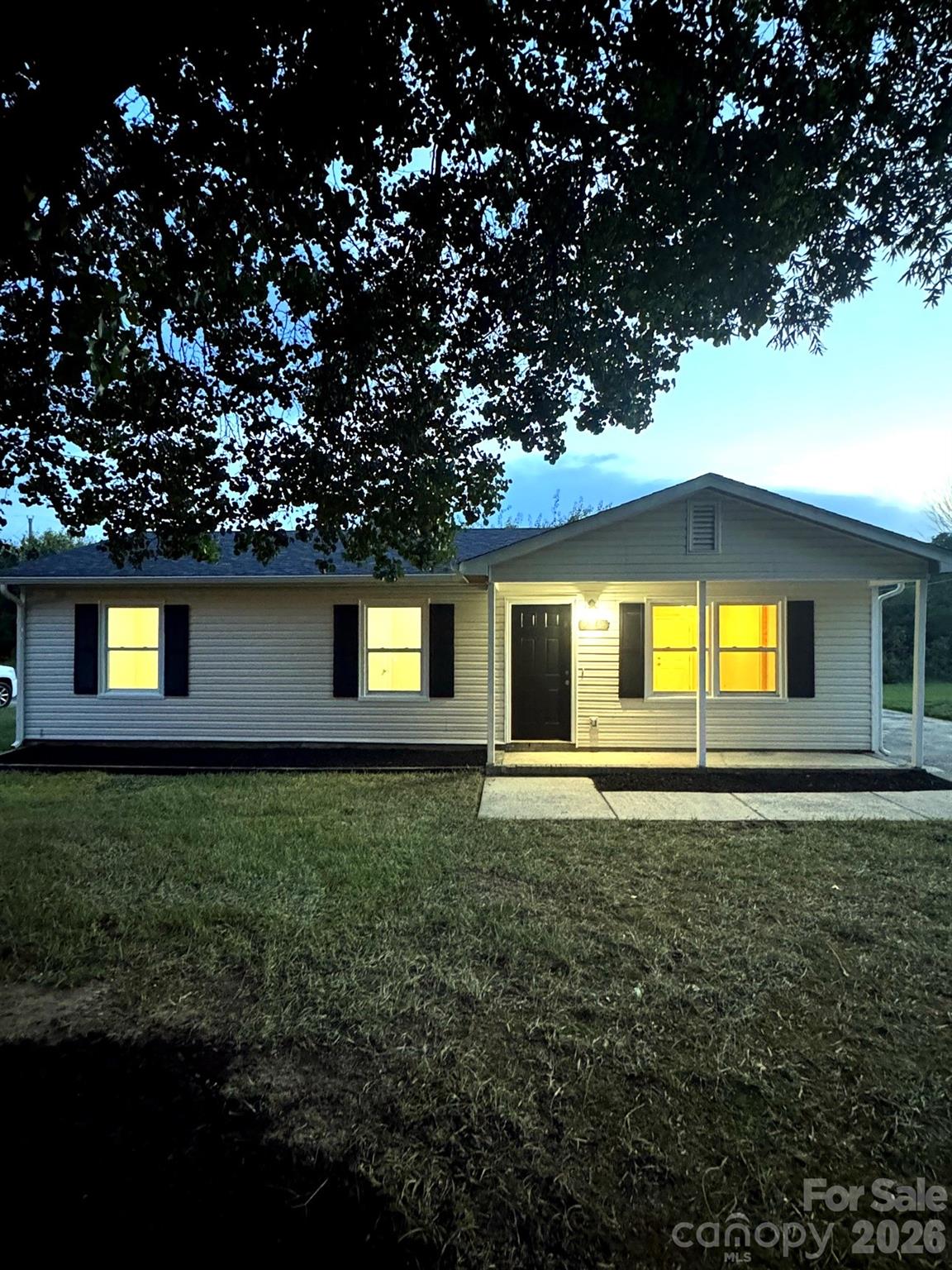 606 Creekridge Drive Property Photo 1