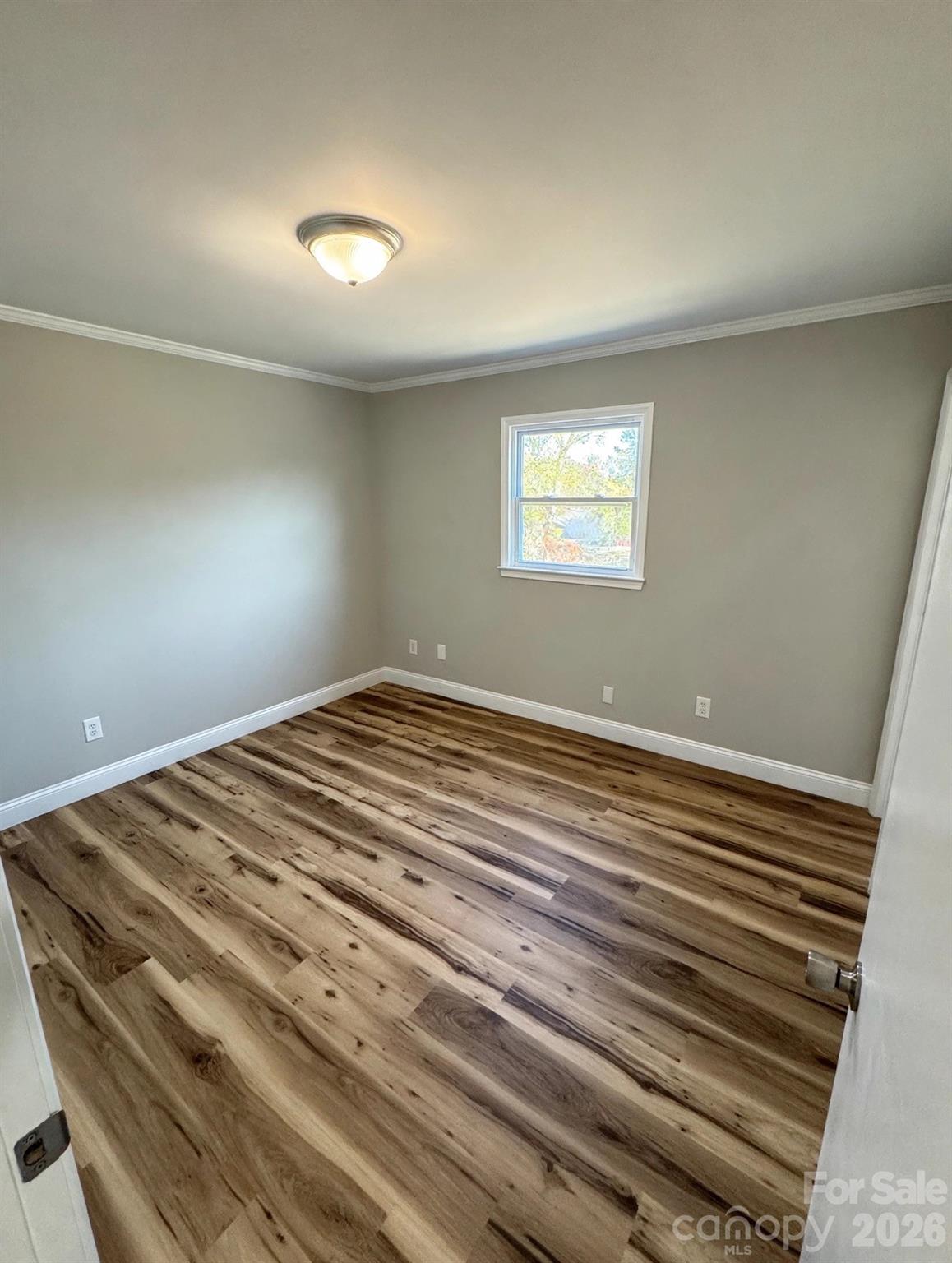 606 Creekridge Drive Property Photo 8