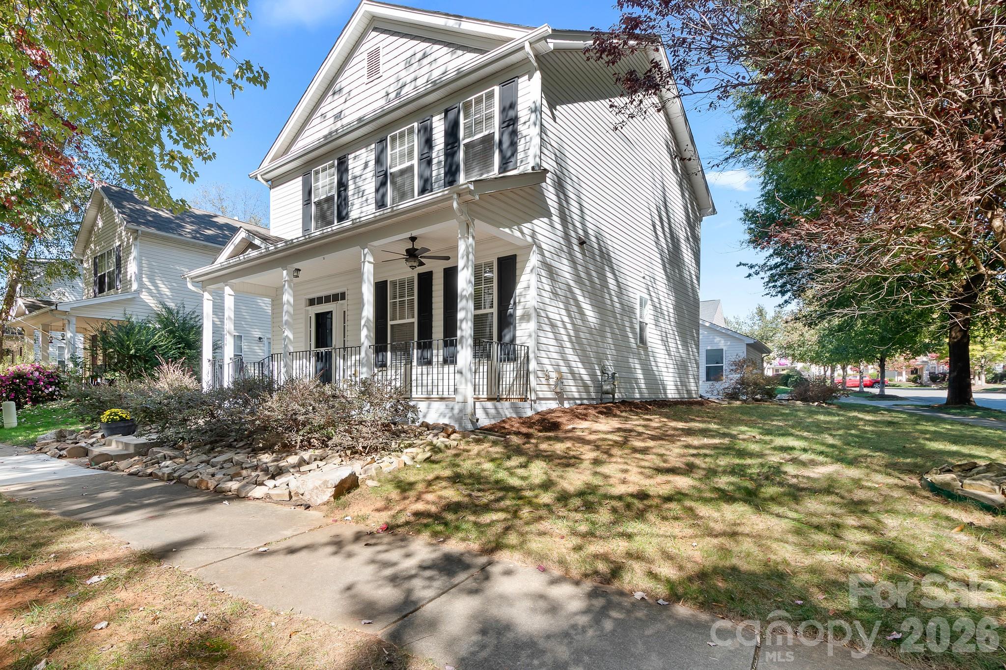 15404 Crossing Gate Drive Property Photo 3