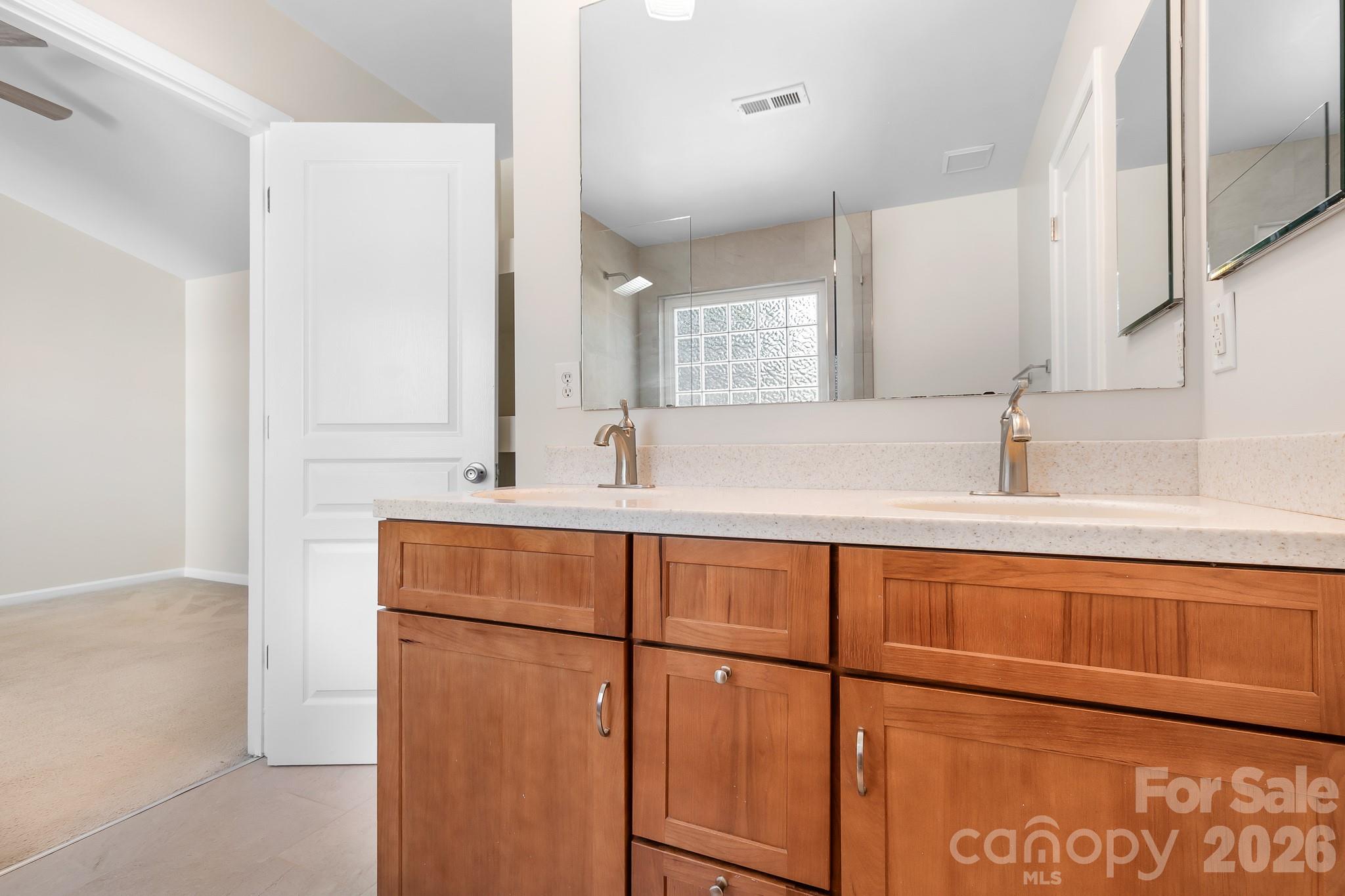 15404 Crossing Gate Drive Property Photo 29