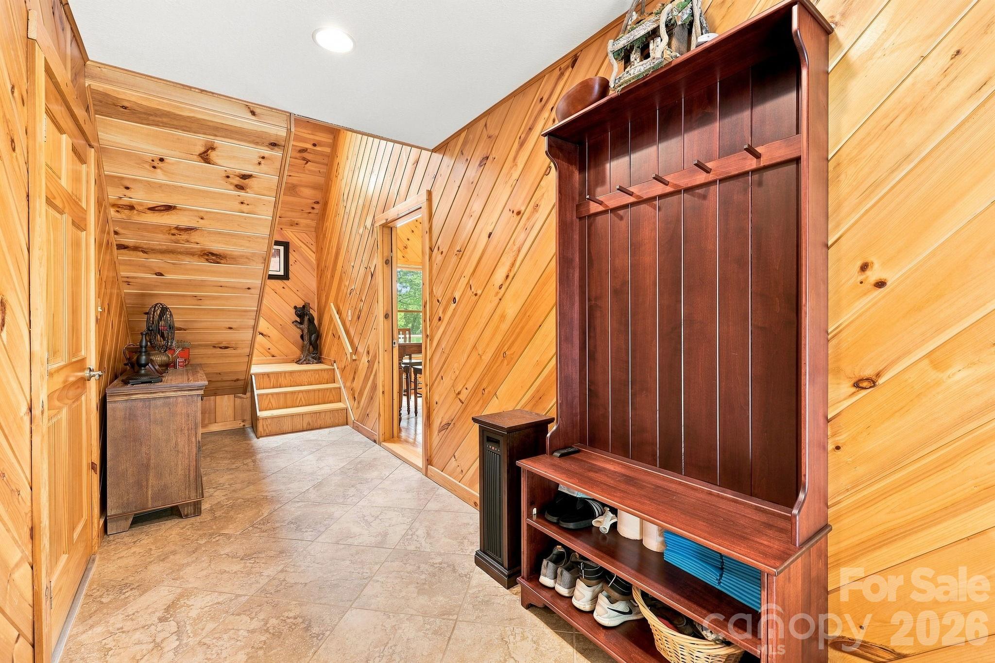 1055 Winter Star Loop Property Photo 3
