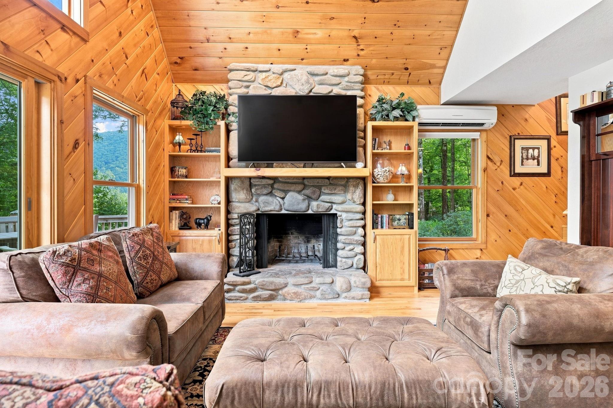 1055 Winter Star Loop Property Photo 7