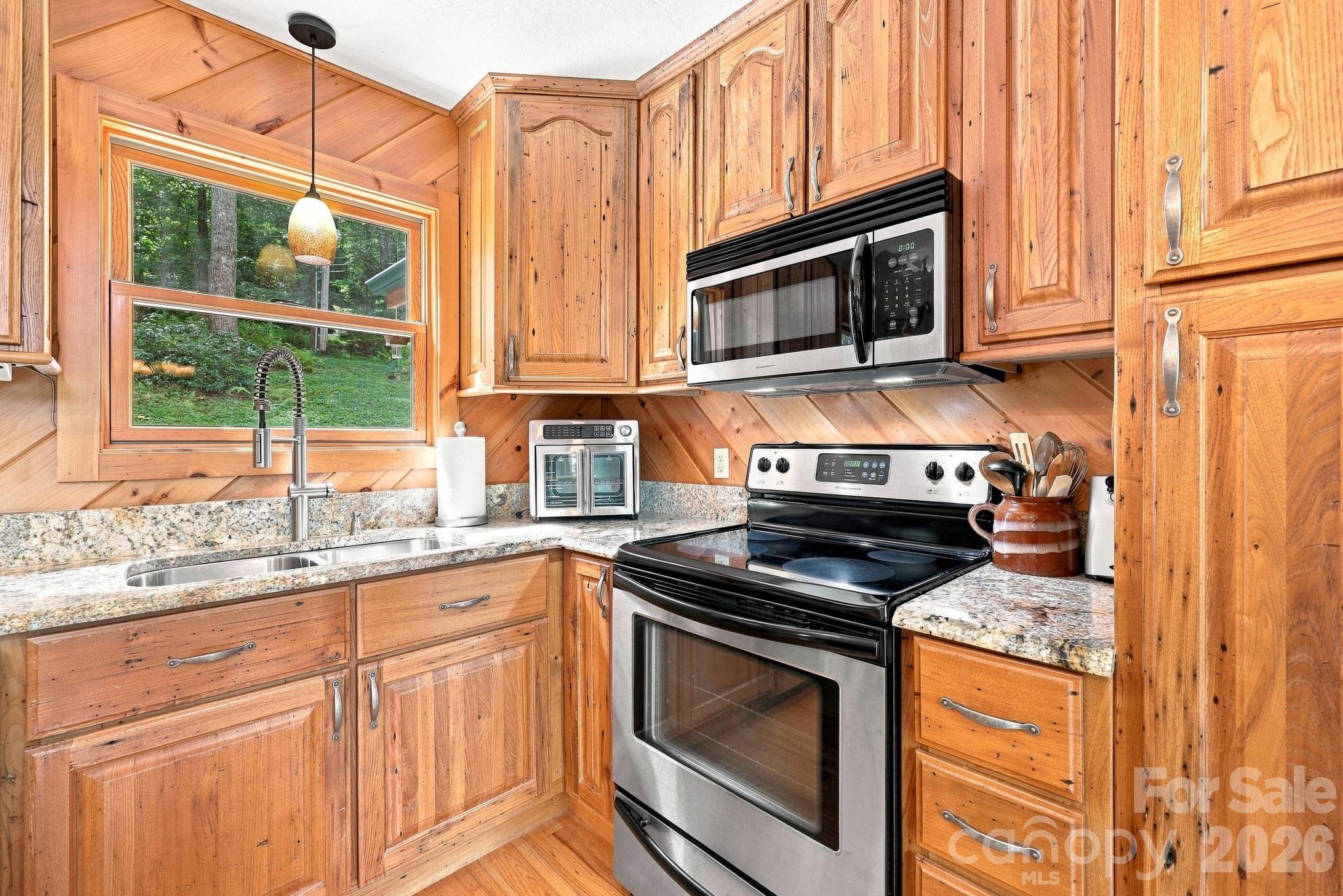 1055 Winter Star Loop Property Photo 12