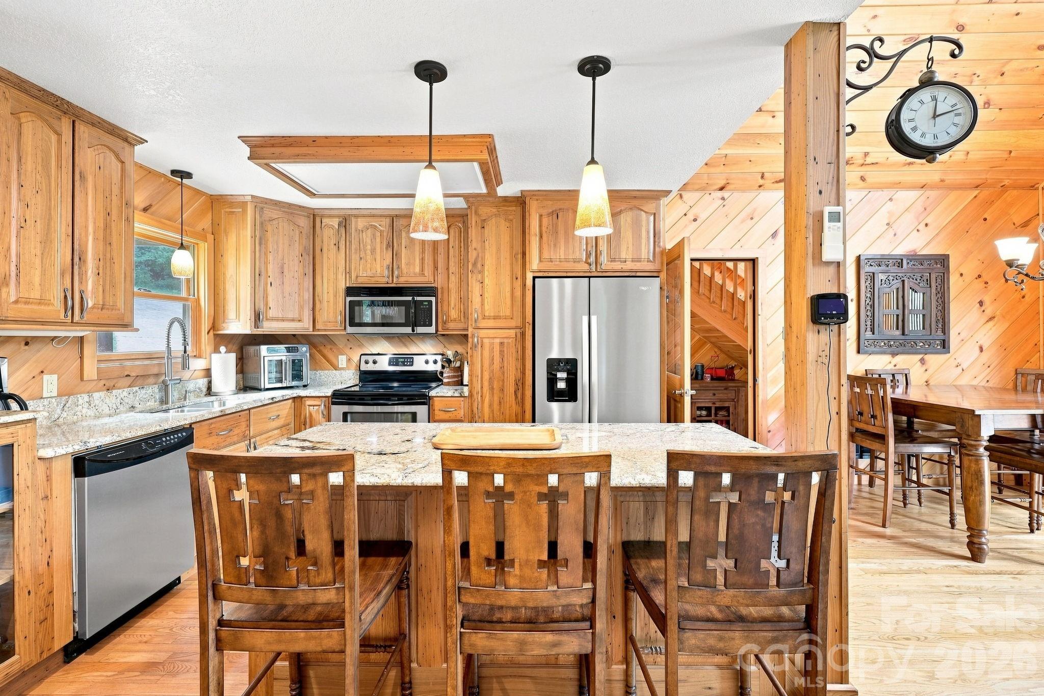 1055 Winter Star Loop Property Photo 14