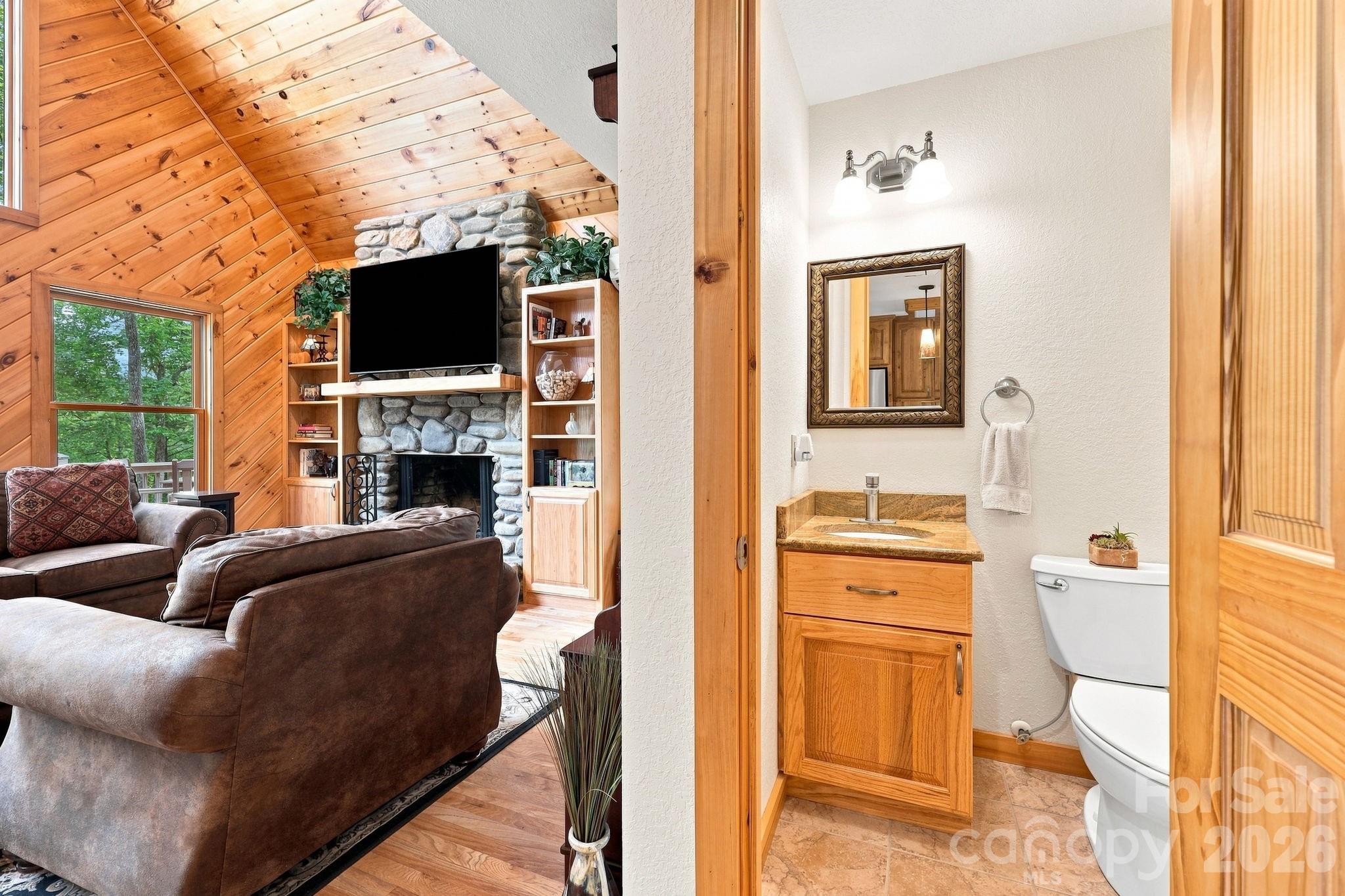 1055 Winter Star Loop Property Photo 15