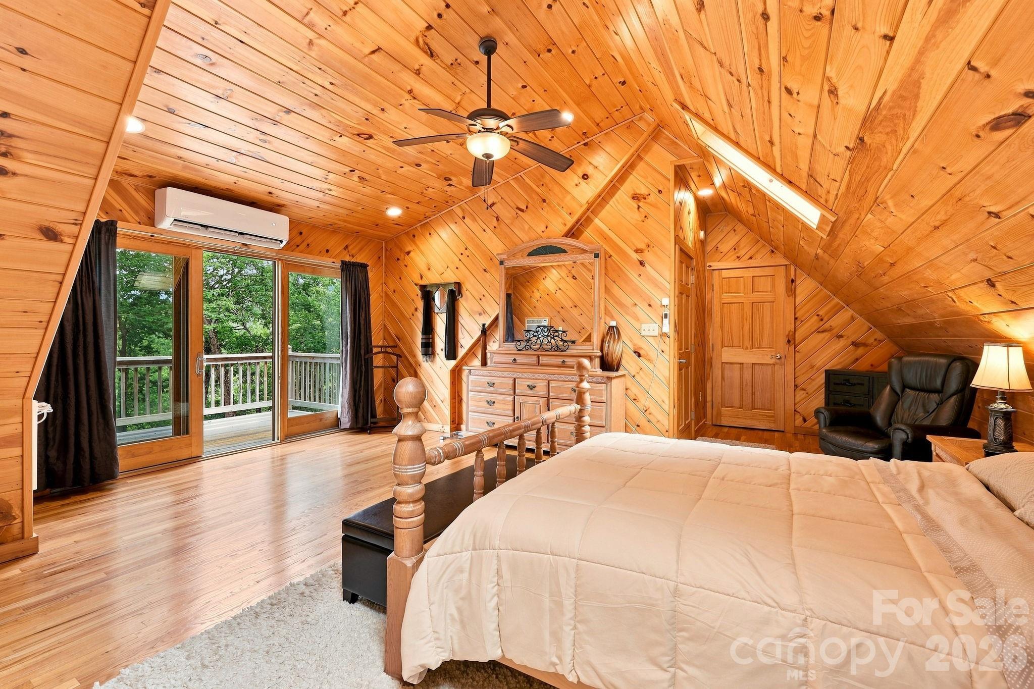 1055 Winter Star Loop Property Photo 19