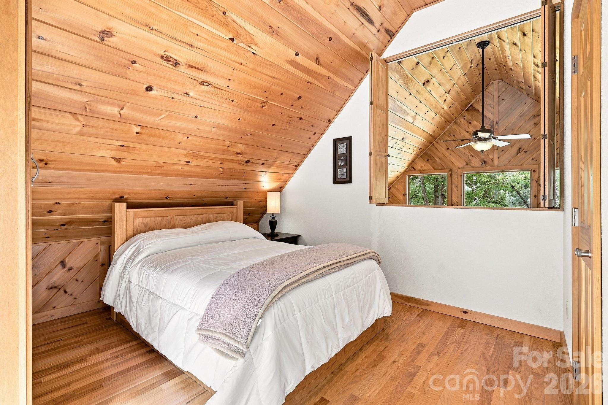 1055 Winter Star Loop Property Photo 21