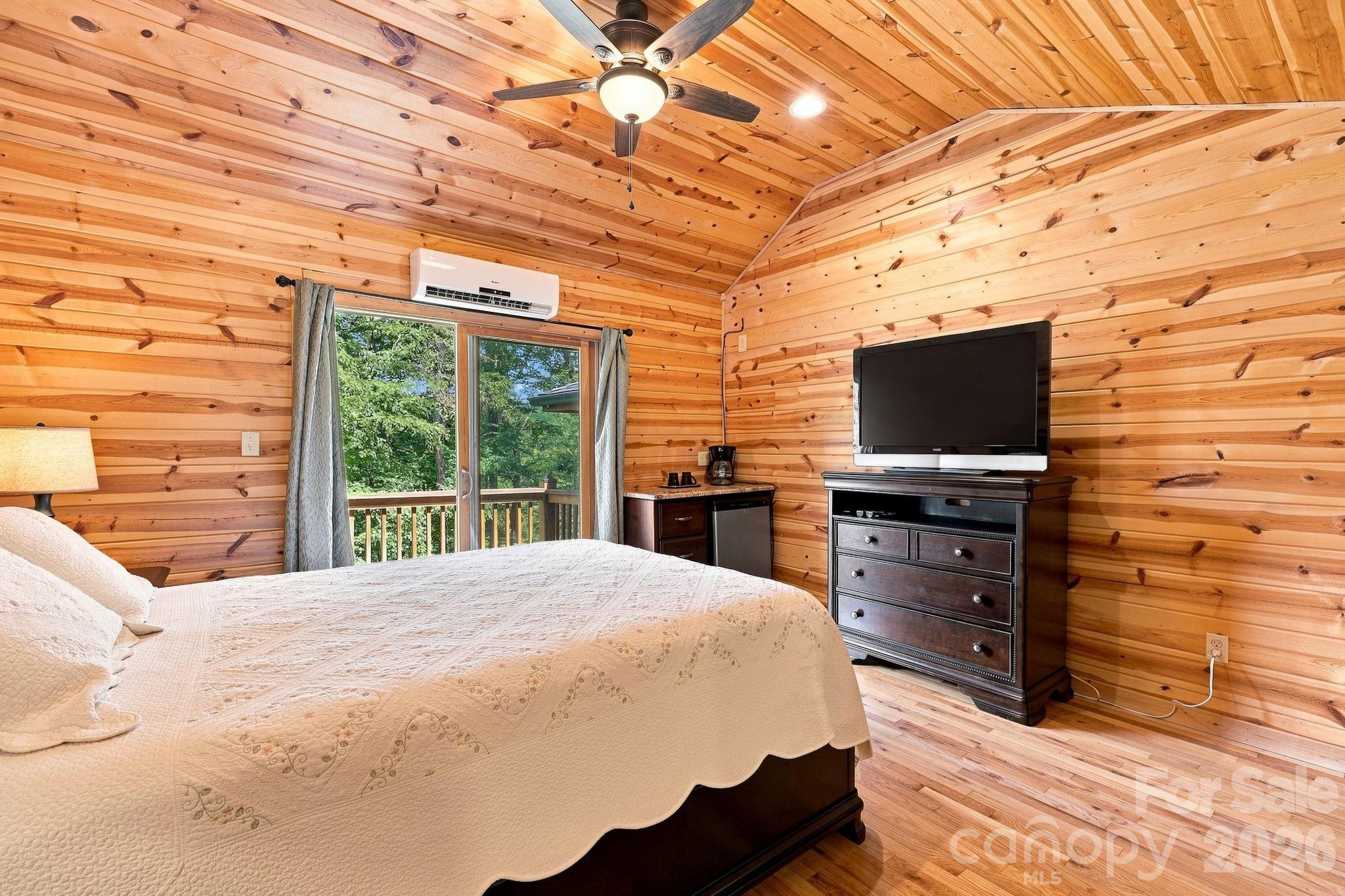 1055 Winter Star Loop Property Photo 35