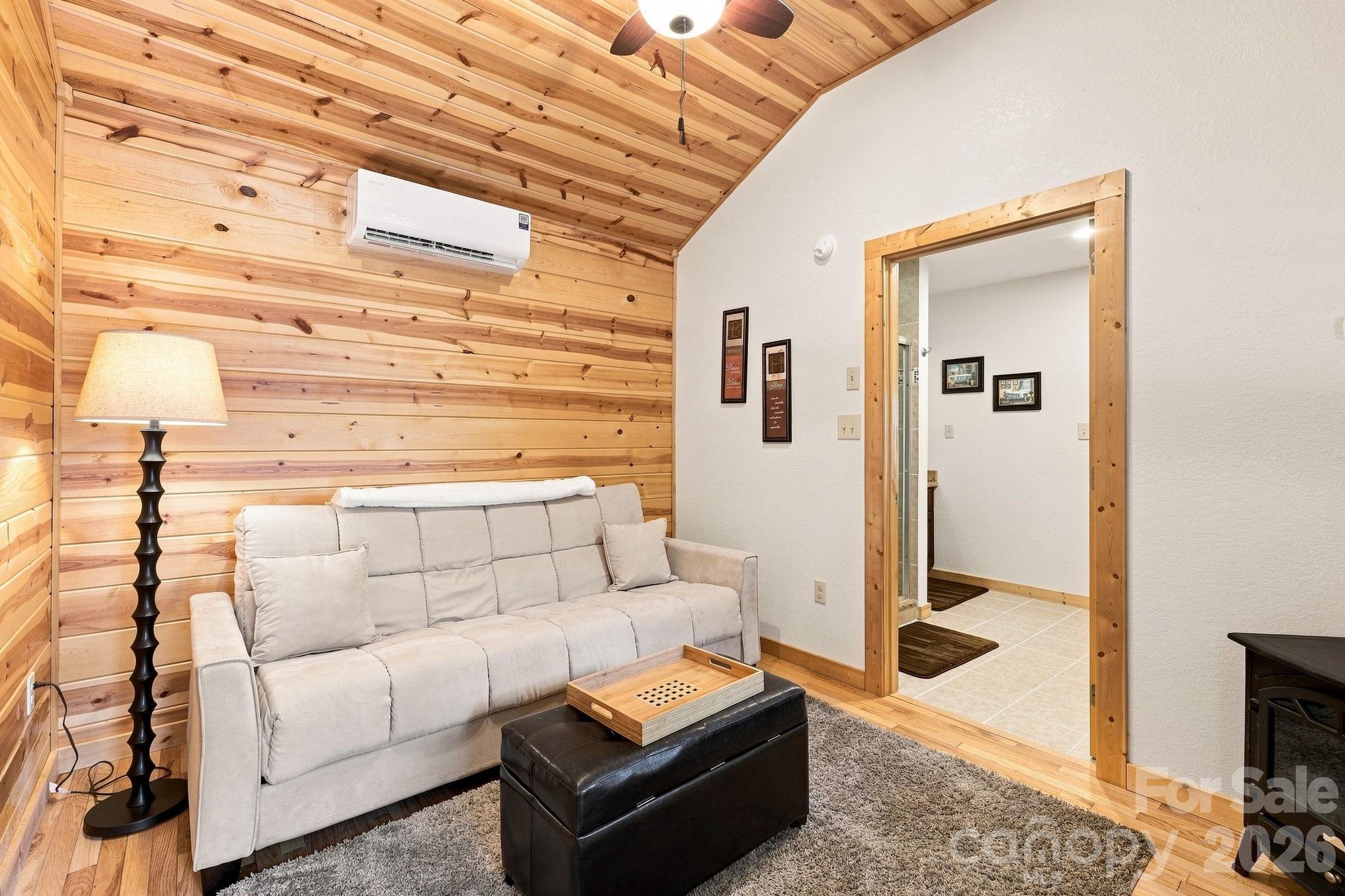 1055 Winter Star Loop Property Photo 37