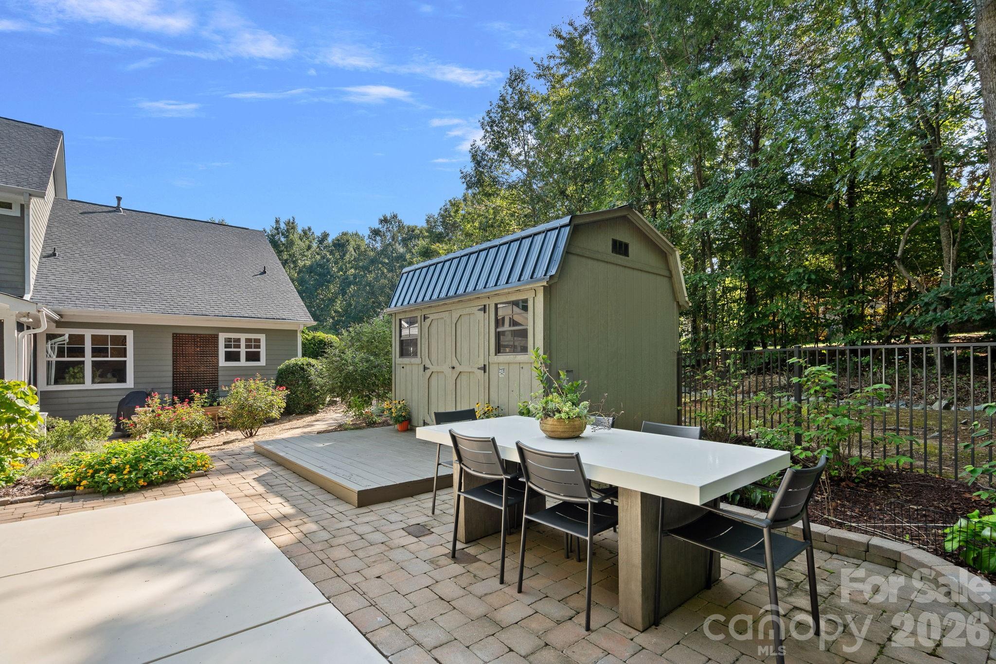 174 Logan Crossing Drive Property Photo 41