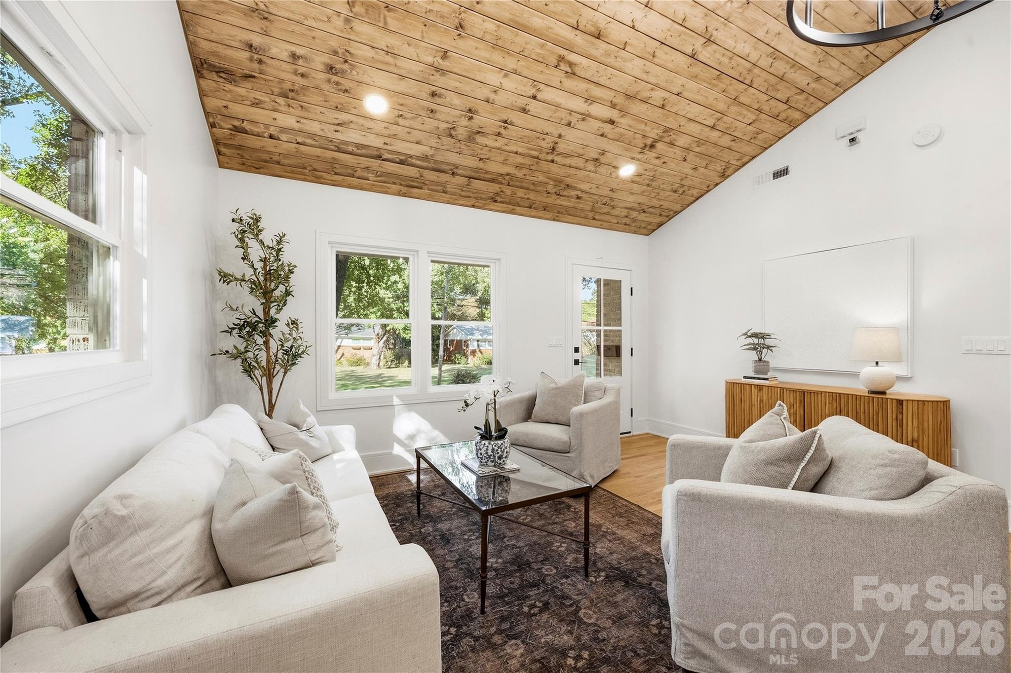 7126 Woodstream Drive Property Photo 4