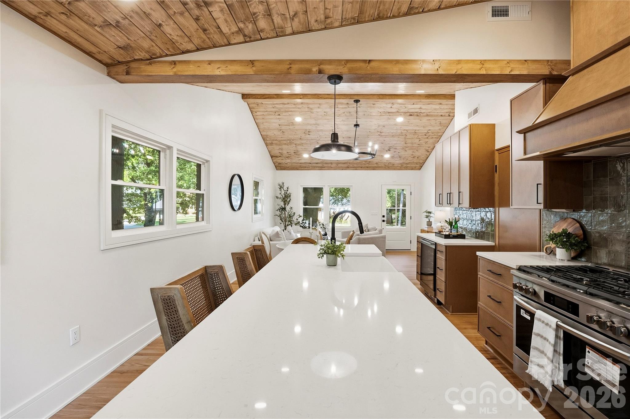 7126 Woodstream Drive Property Photo 8