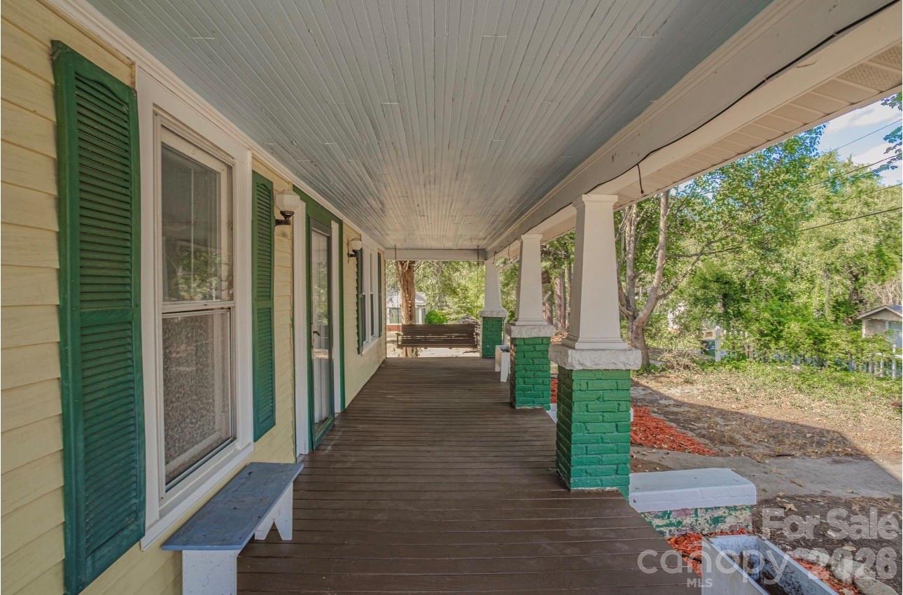 401 8th Street Property Photo 3