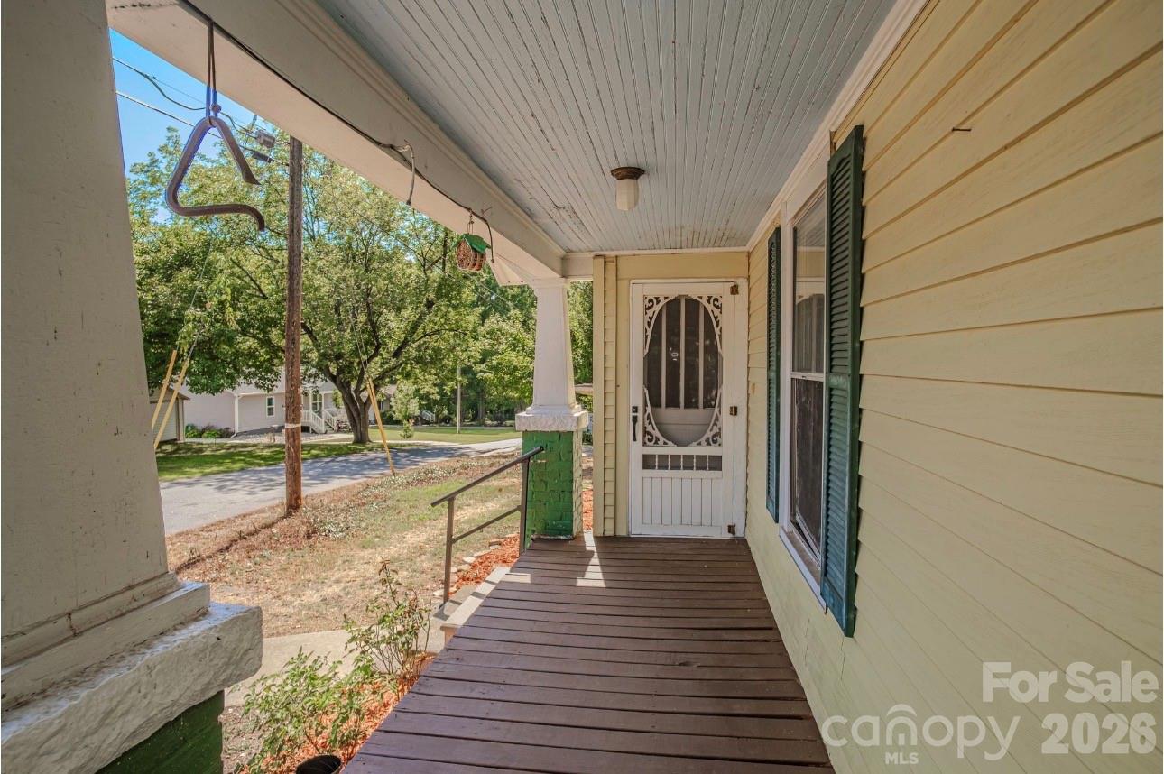 401 8th Street Property Photo 5