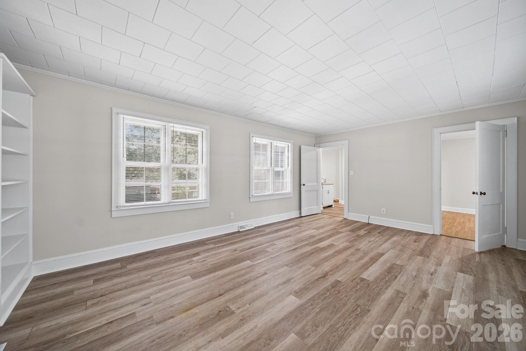 406 Sunset Drive Property Photo 6